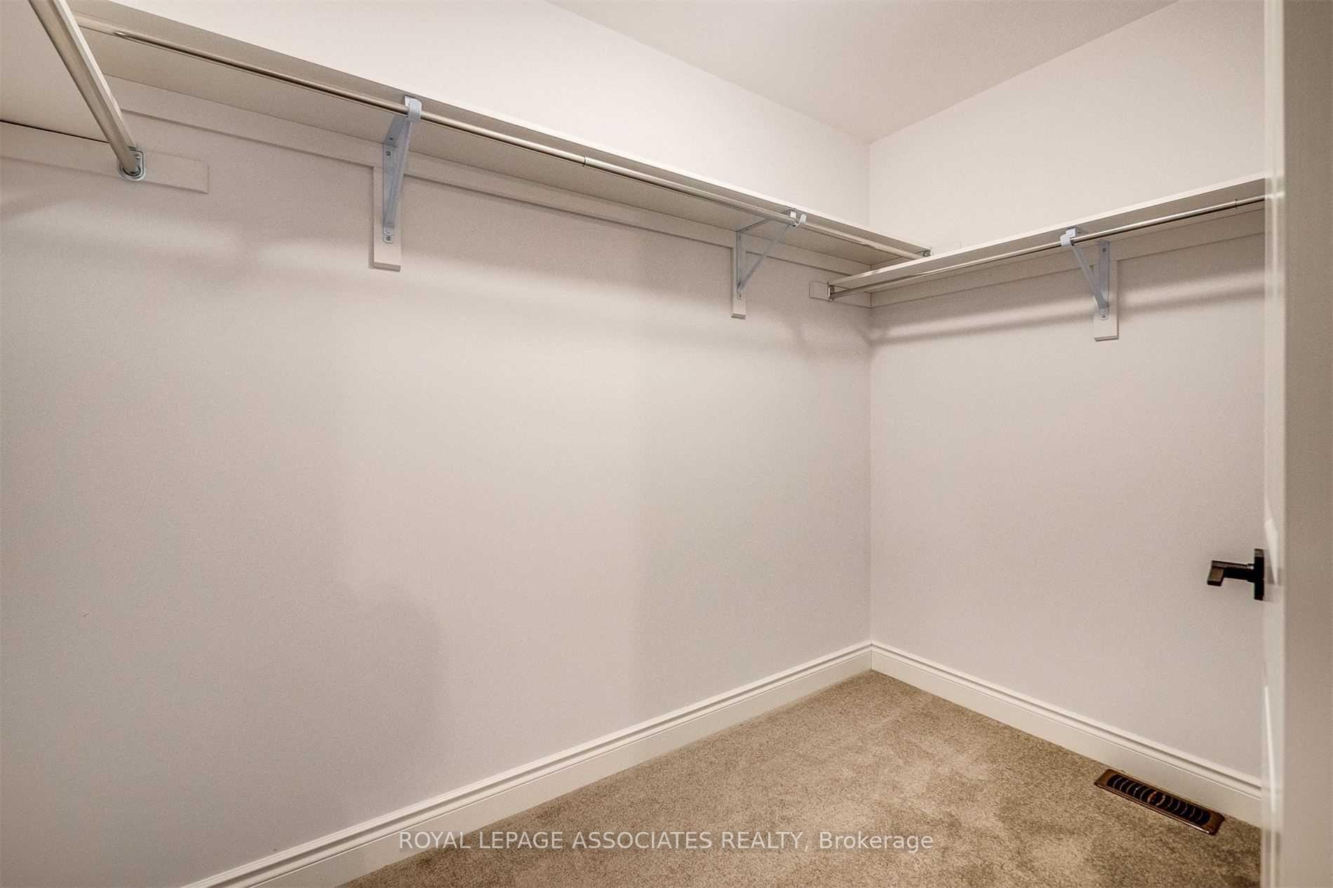 Photo 35 of 16 Ballinger Way, Uxbridge — HOMEH