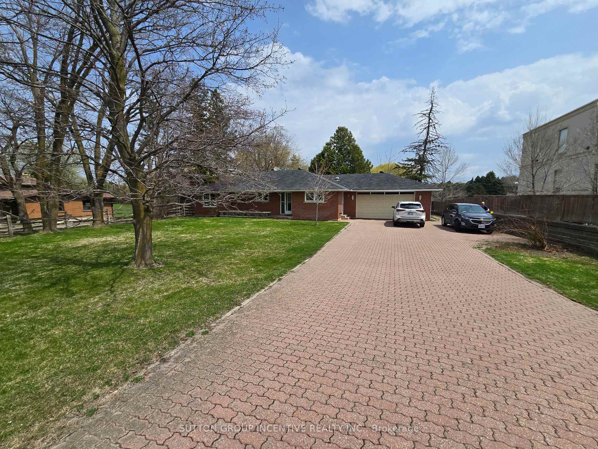 Photo 3 of 9947 Woodbine Avenue, Markham, Devil's Elbow — HOMEH