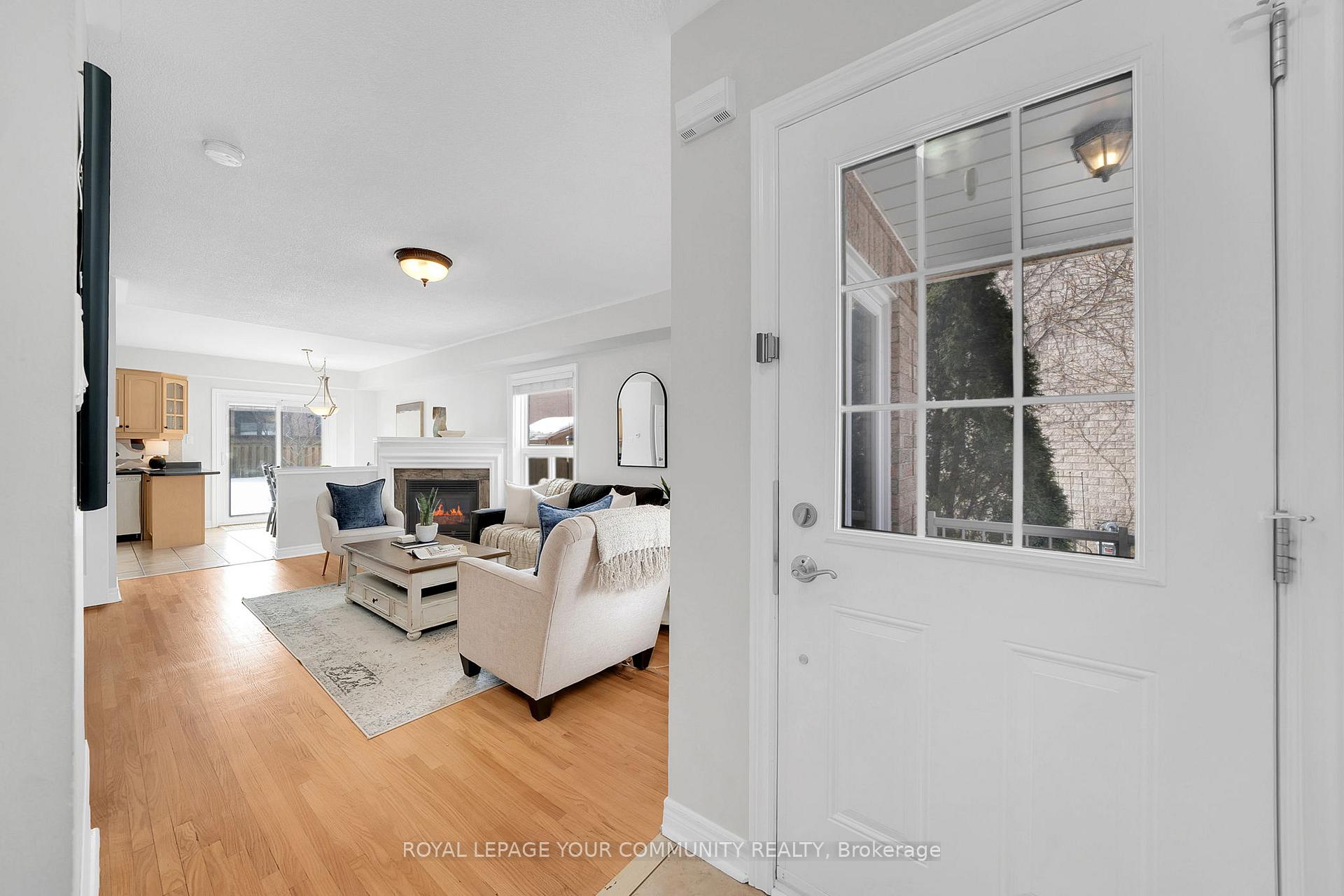 Photo 13 of 26 Coolspring Crescent, Caledon, Bolton East — HOMEH