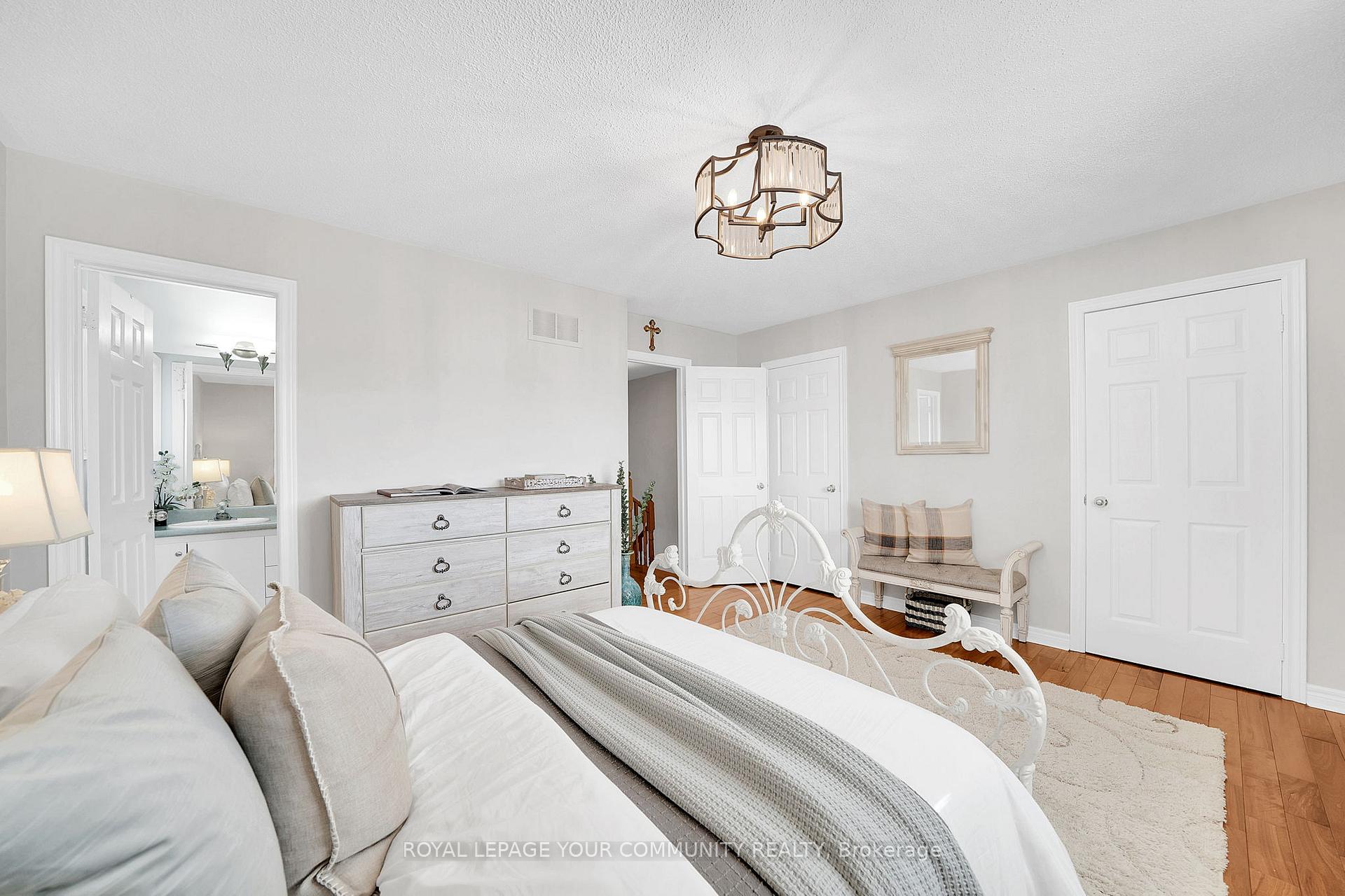 Photo 18 of 26 Coolspring Crescent, Caledon, Bolton East — HOMEH