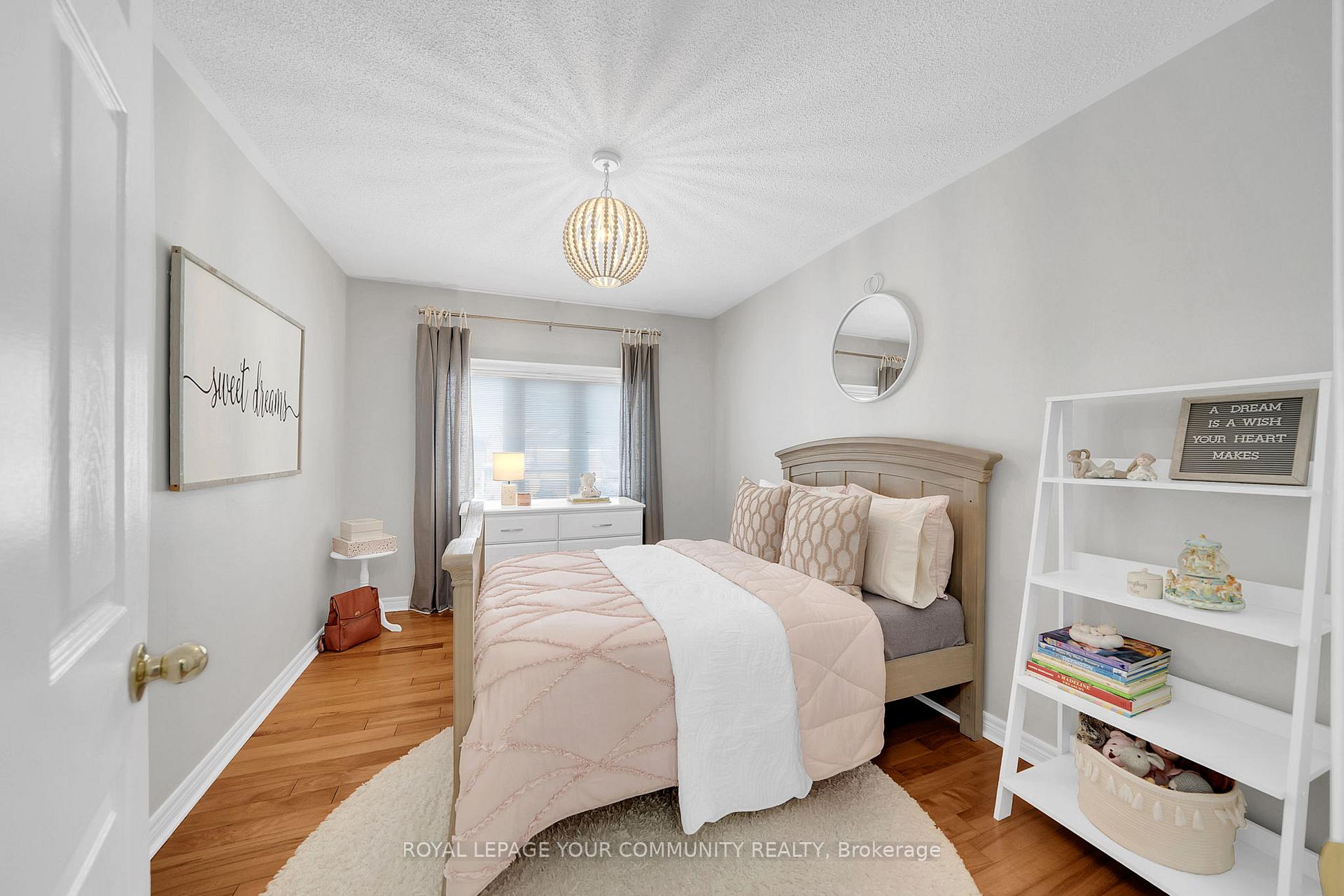 Photo 9 of 26 Coolspring Crescent, Caledon, Bolton East — HOMEH