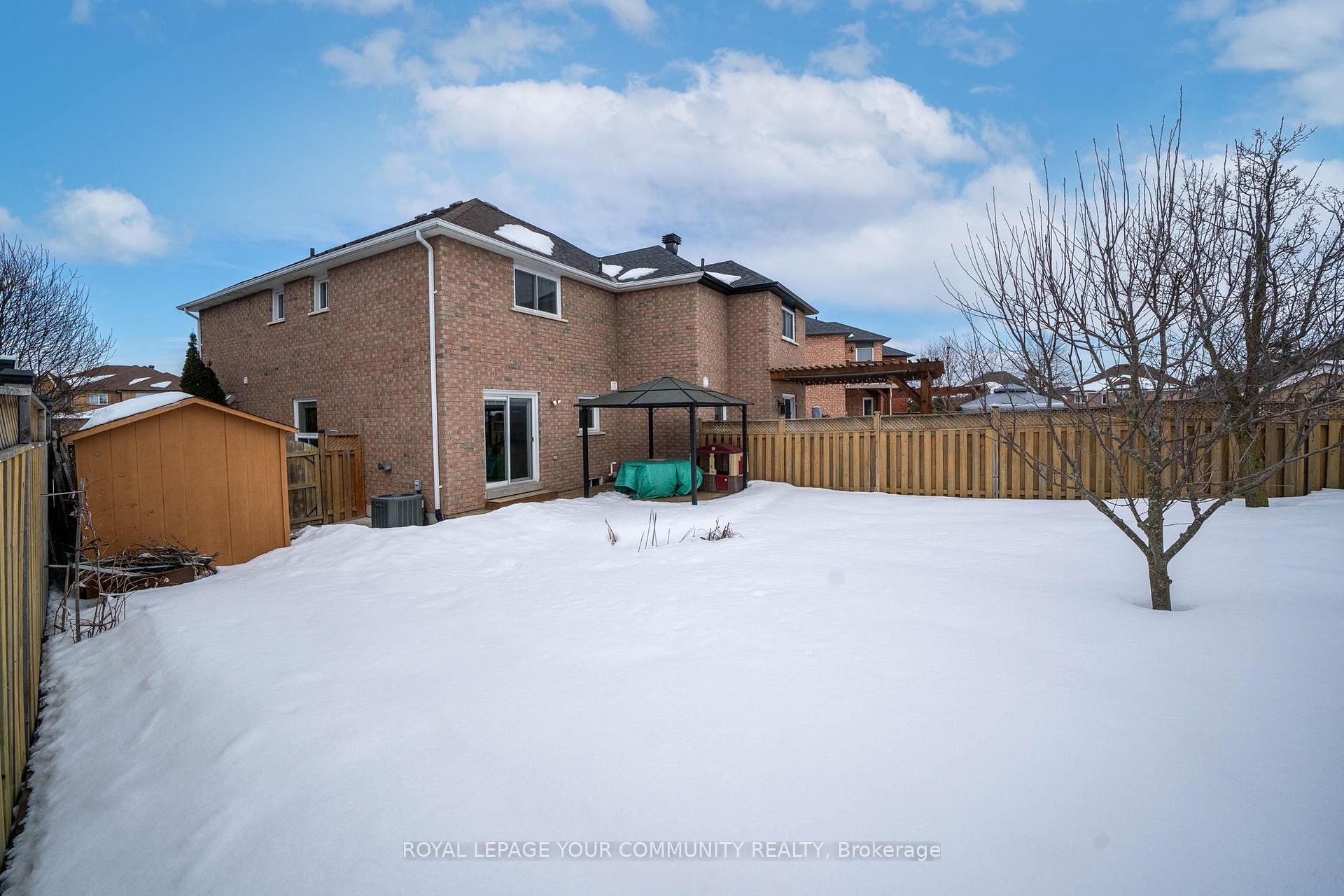 Photo 24 of 26 Coolspring Crescent, Caledon, Bolton East — HOMEH