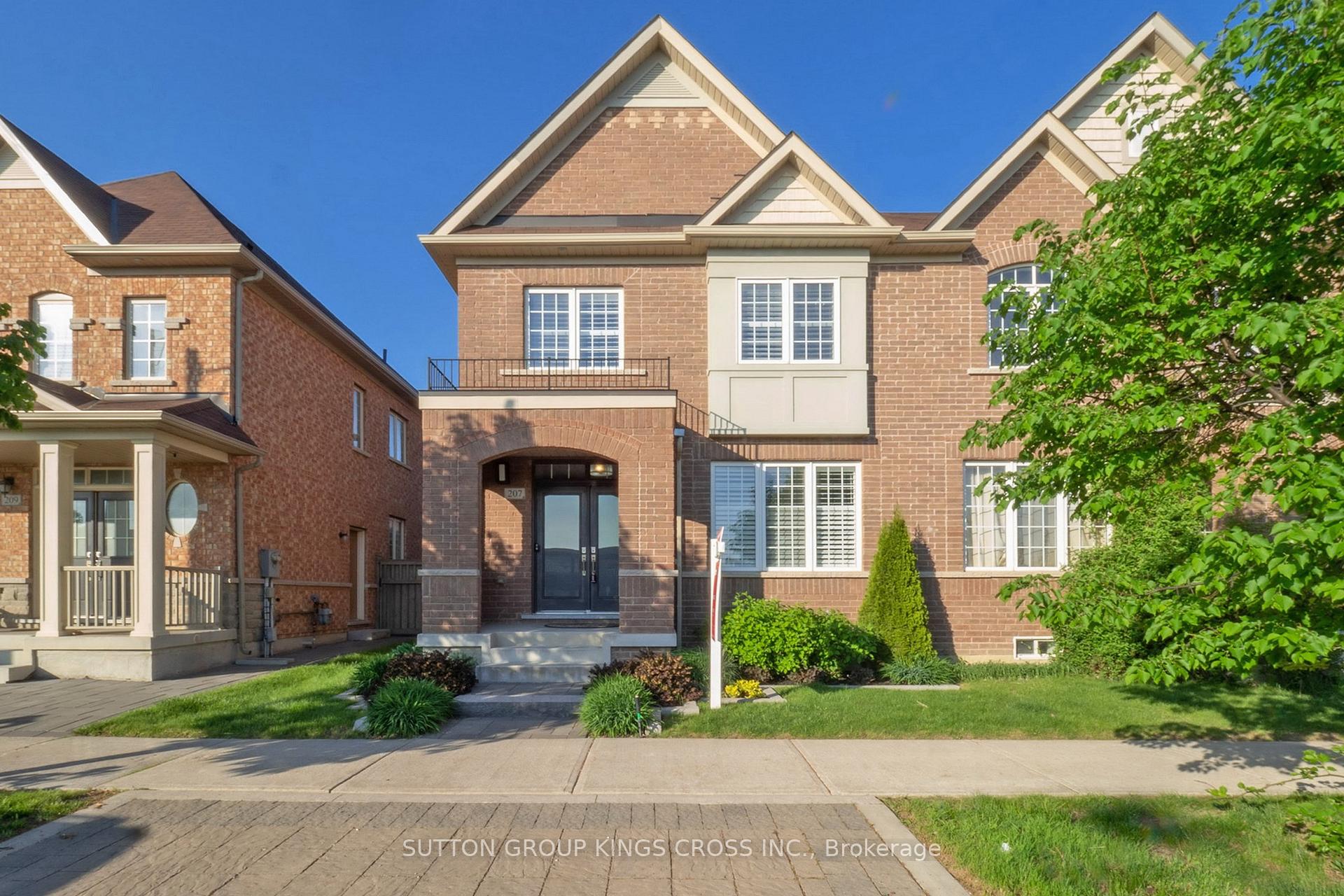 Photo 4 of 207 Barons Street, Vaughan, Kleinburg — HOMEH