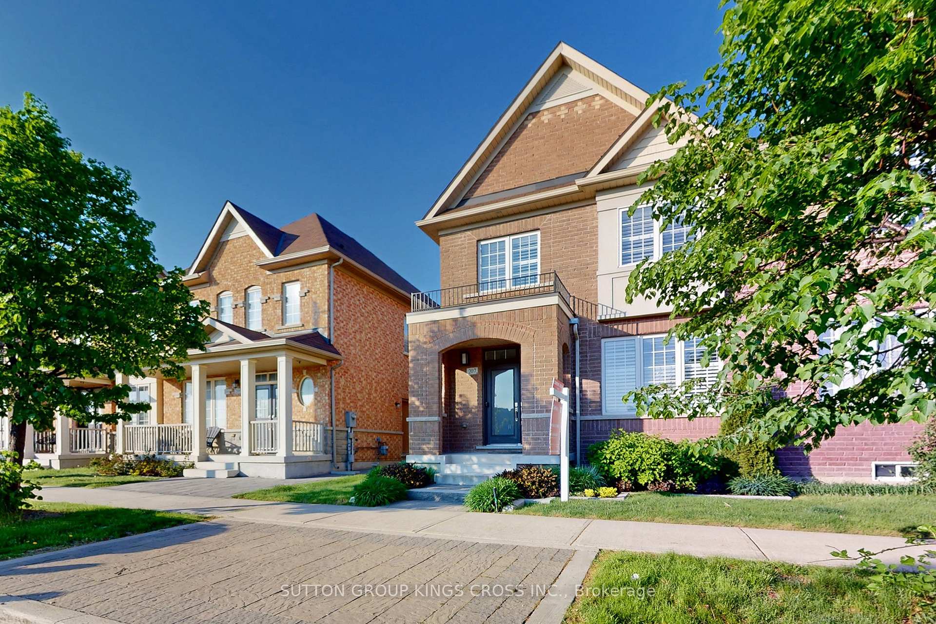 Photo 13 of 207 Barons Street, Vaughan, Kleinburg — HOMEH