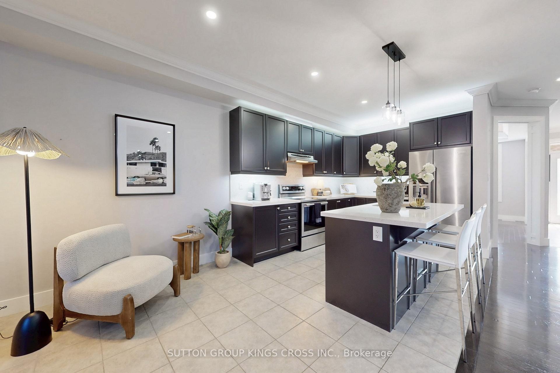 Photo 12 of 207 Barons Street, Vaughan, Kleinburg — HOMEH