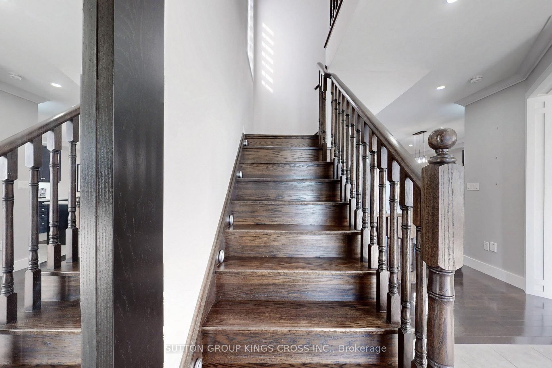 Photo 19 of 207 Barons Street, Vaughan, Kleinburg — HOMEH
