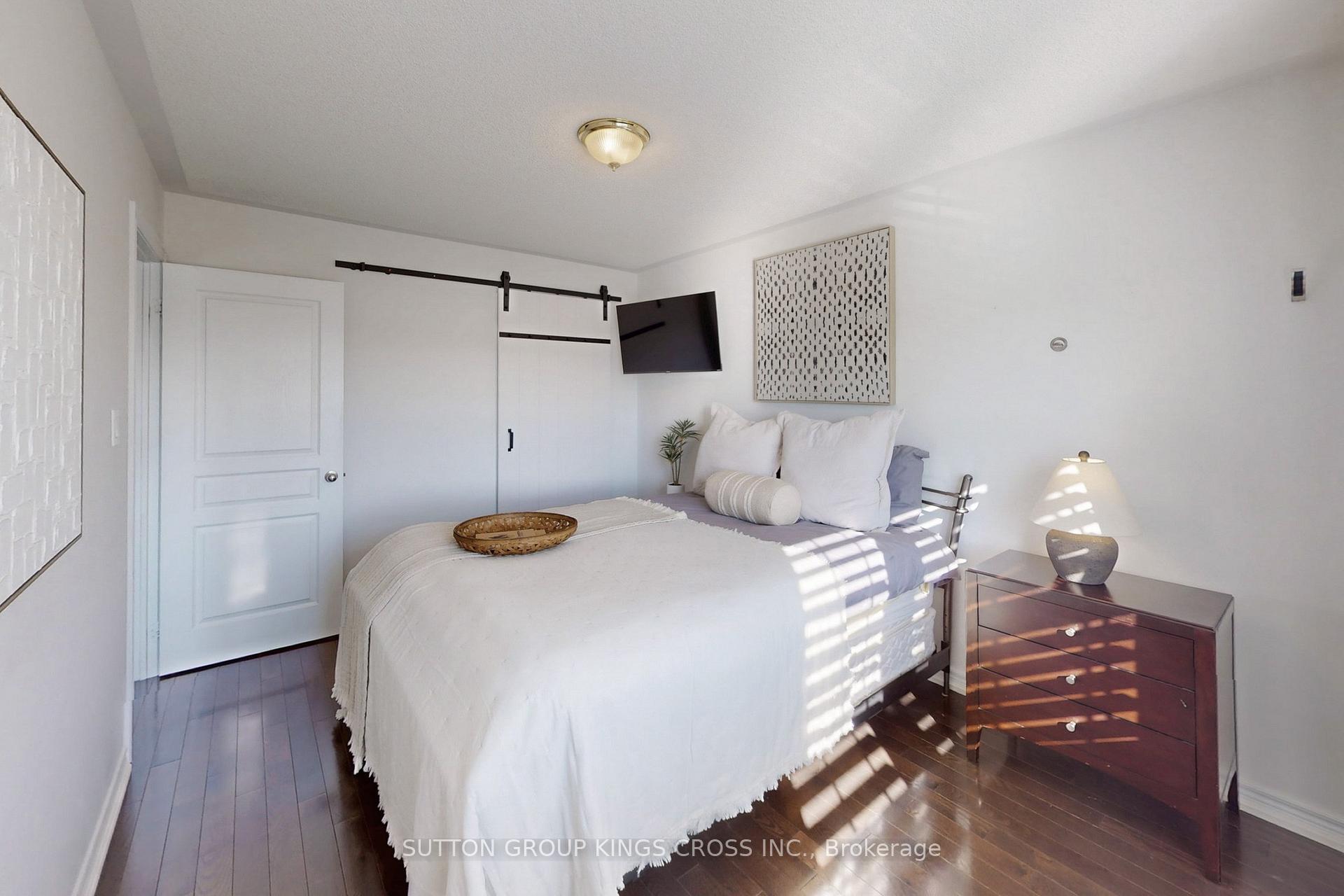 Photo 25 of 207 Barons Street, Vaughan, Kleinburg — HOMEH
