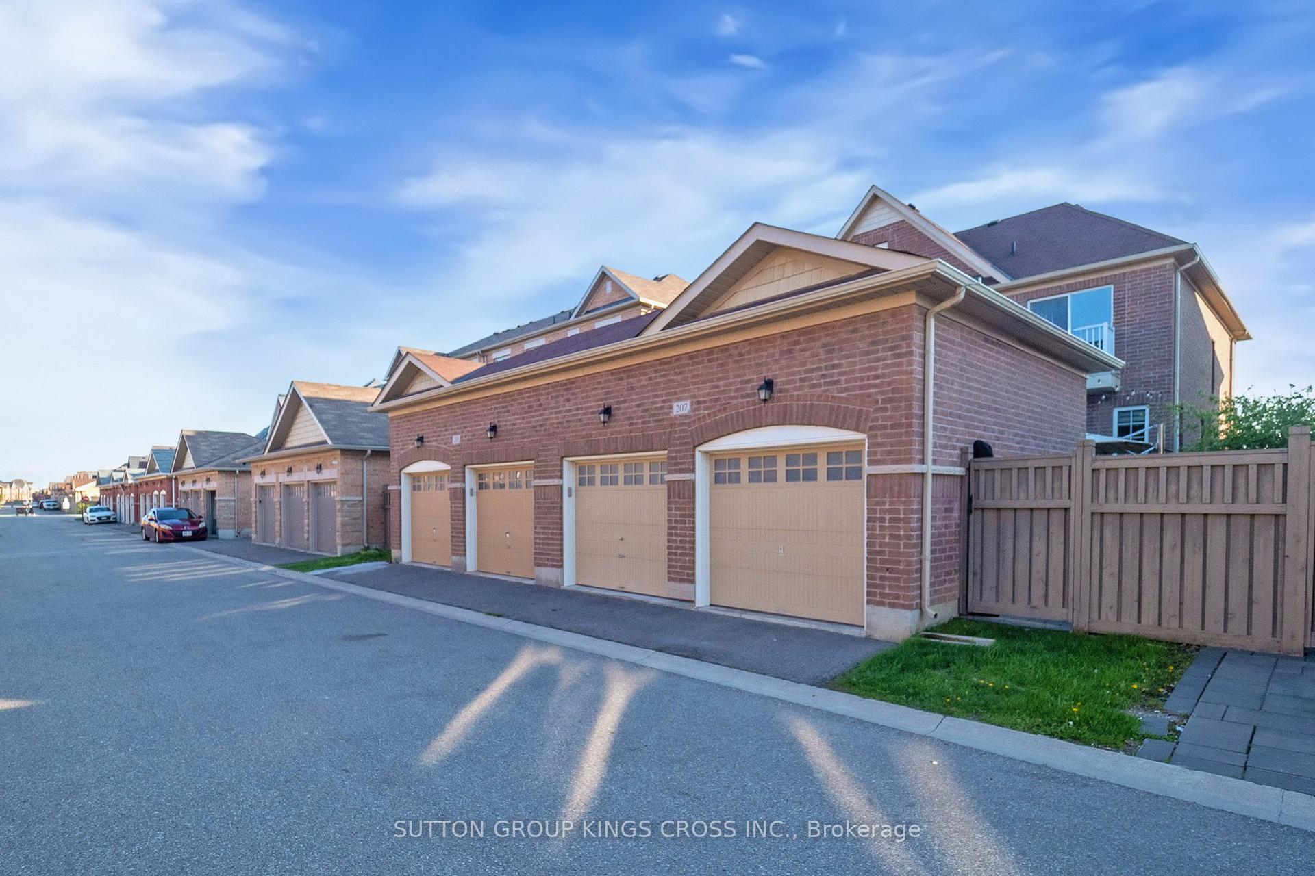 Photo 40 of 207 Barons Street, Vaughan, Kleinburg — HOMEH
