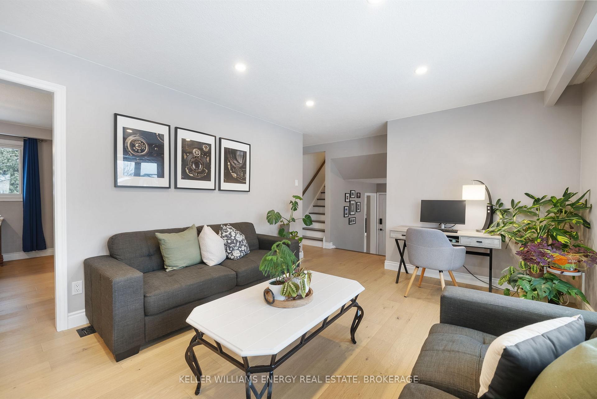 Photo 3 of 808 Fernhill Boulevard, Oshawa, Northglen — HOMEH