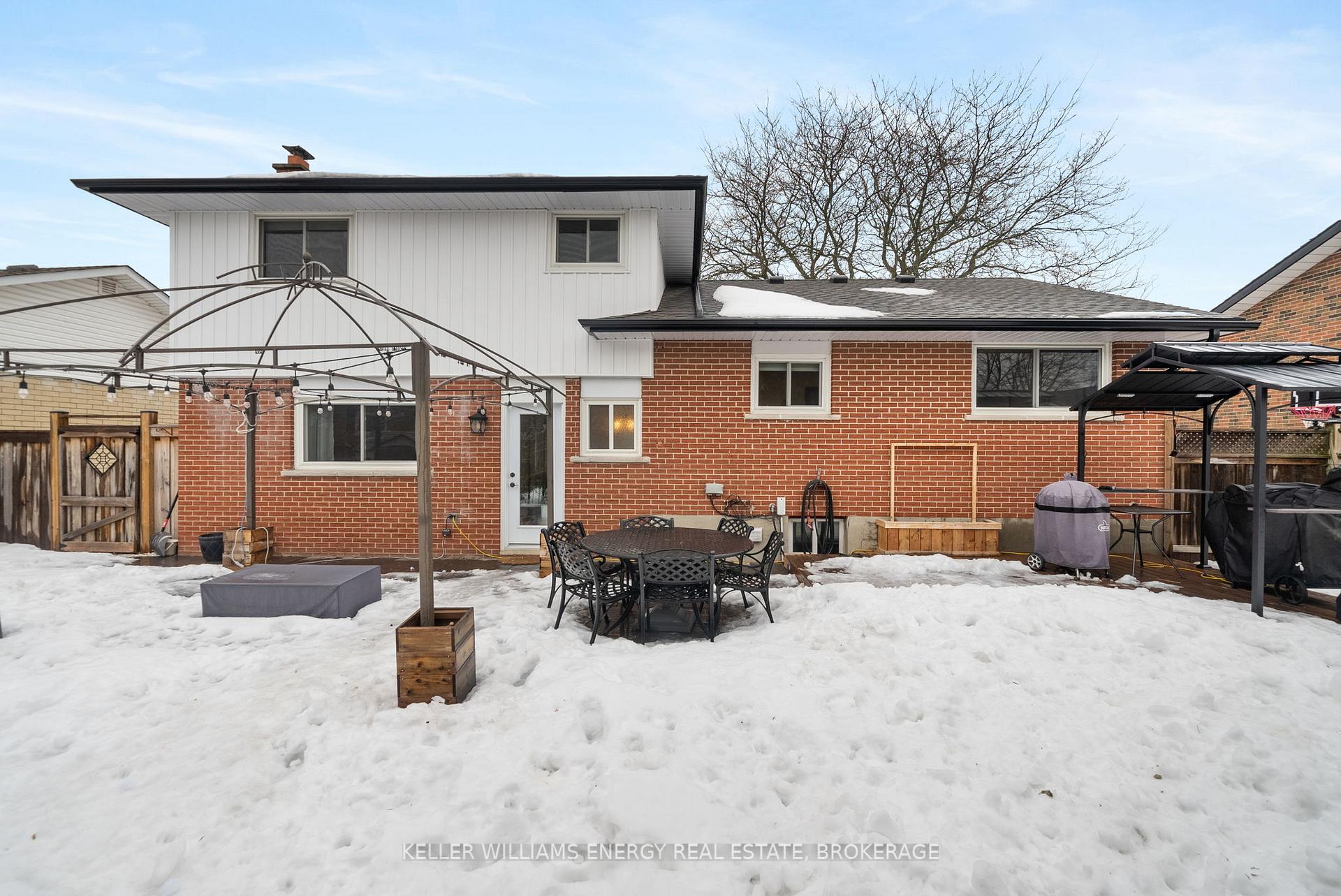 Photo 25 of 808 Fernhill Boulevard, Oshawa, Northglen — HOMEH