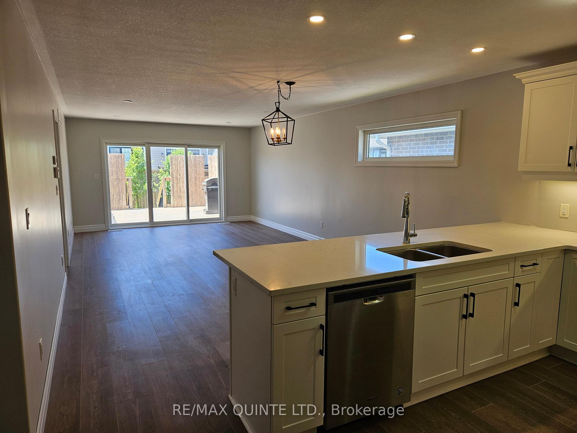 Photo 11 of 52 Mercedes Drive, Belleville, Belleville Ward — HOMEH