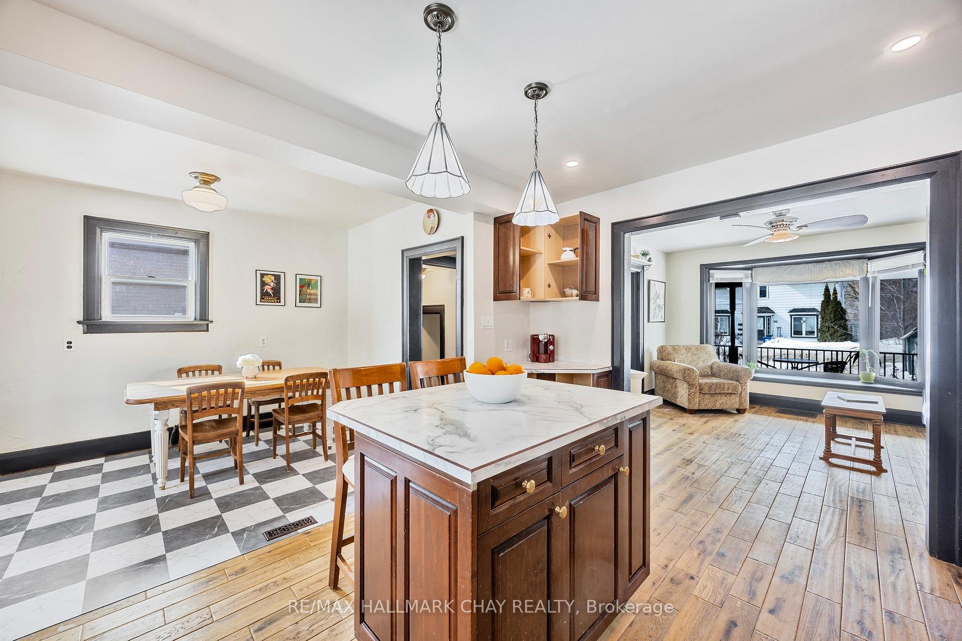 Photo 10 of 89 Sanford Street, Barrie, Lakeshore — HOMEH