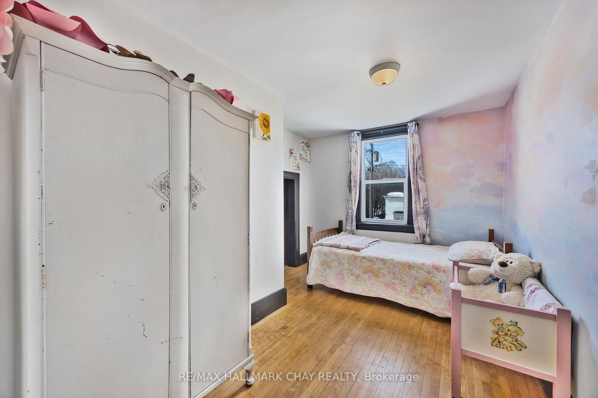 Photo 25 of 89 Sanford Street, Barrie, Lakeshore — HOMEH
