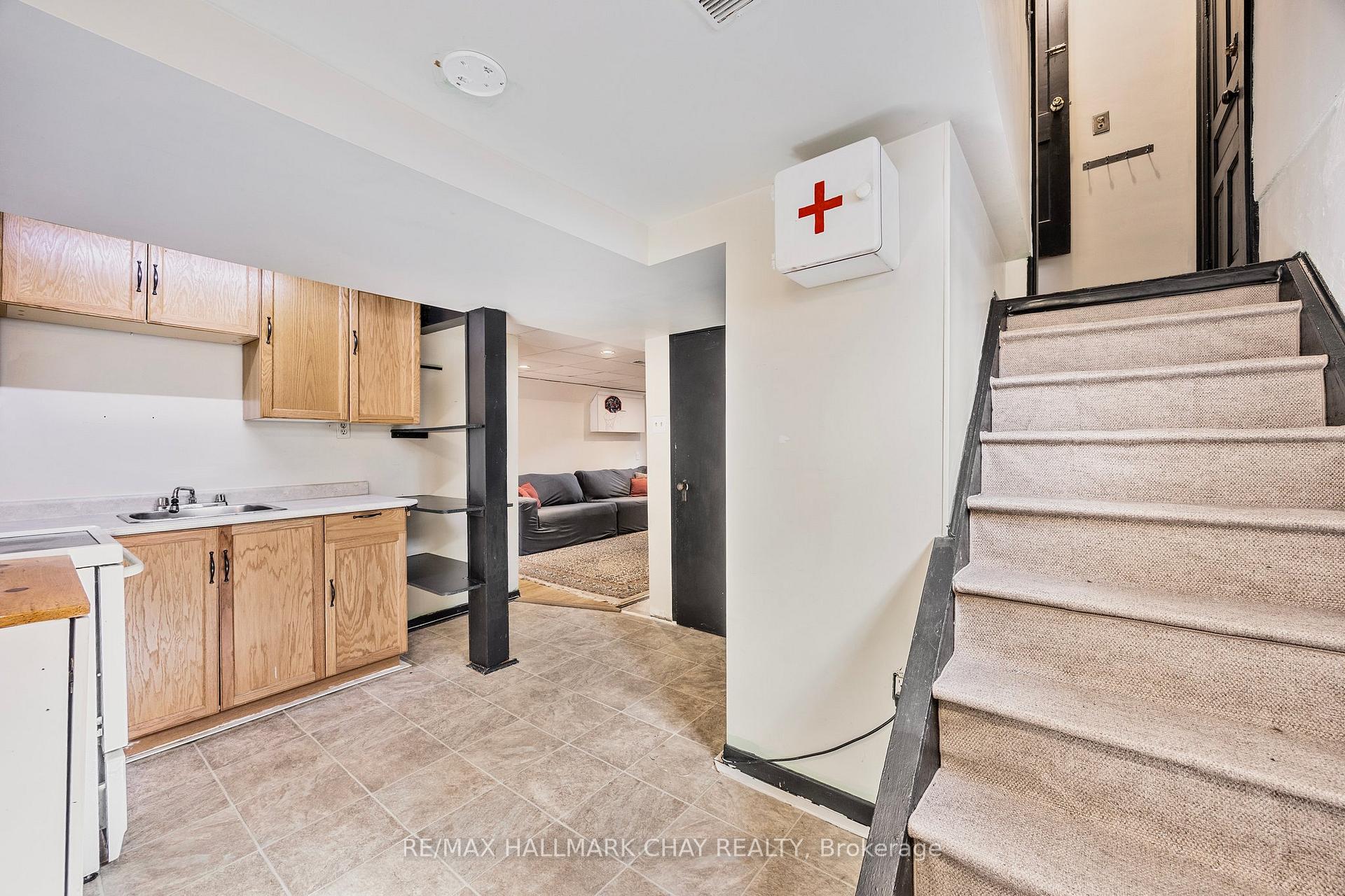 Photo 15 of 89 Sanford Street, Barrie, Lakeshore — HOMEH