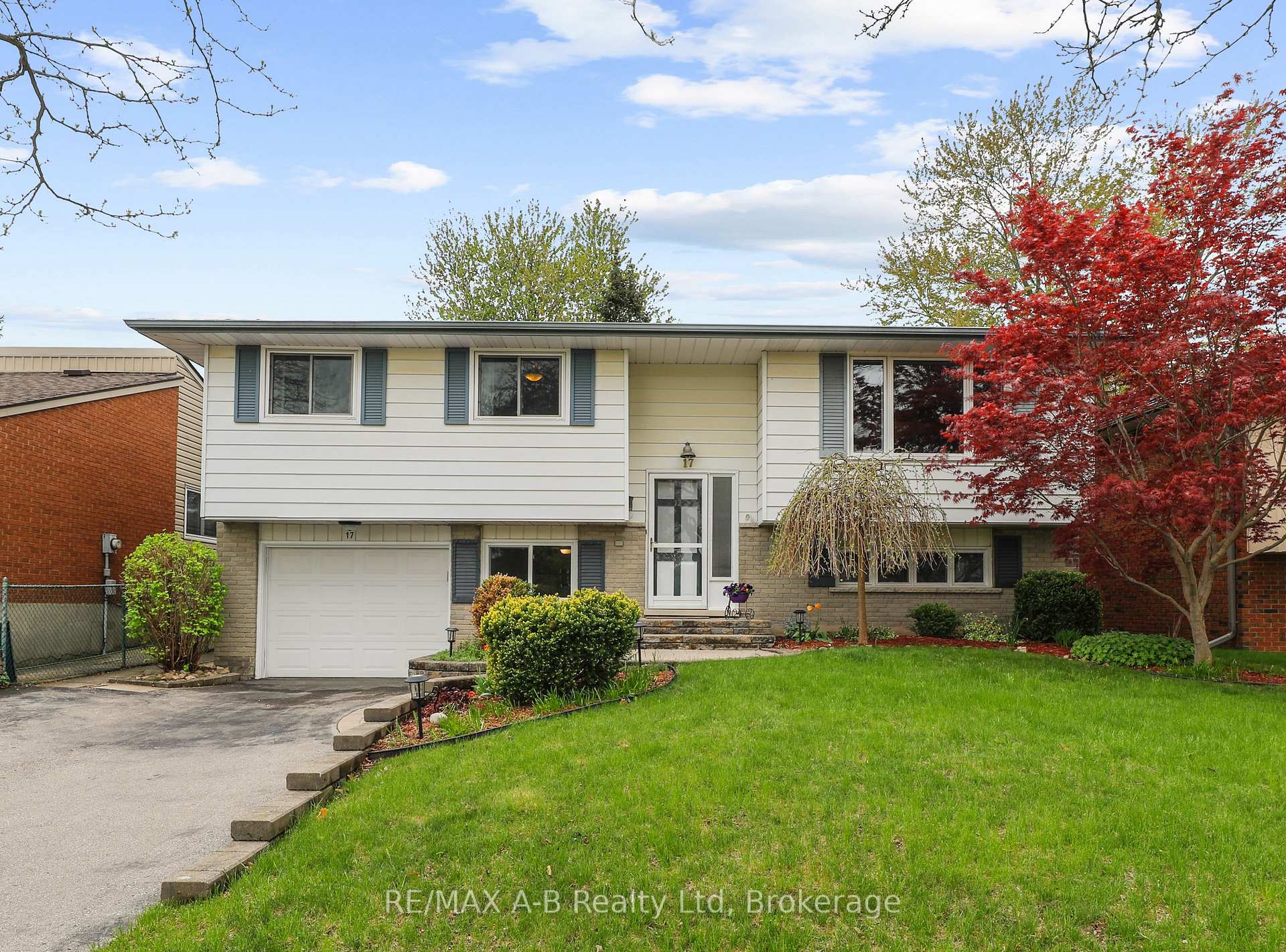 Photo 4 of 17 Mulberry Lane, Waterloo — HOMEH