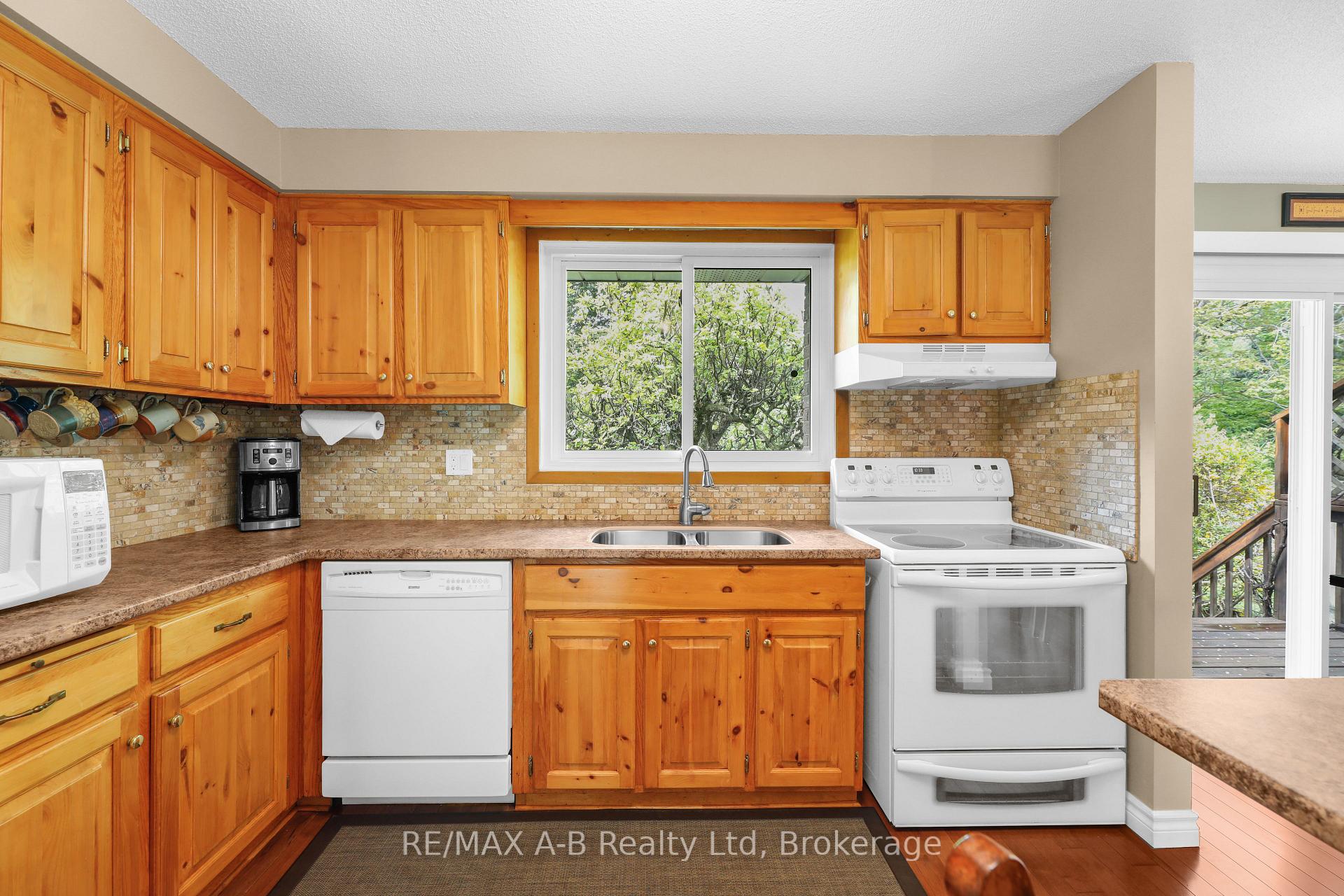 Photo 18 of 17 Mulberry Lane, Waterloo — HOMEH