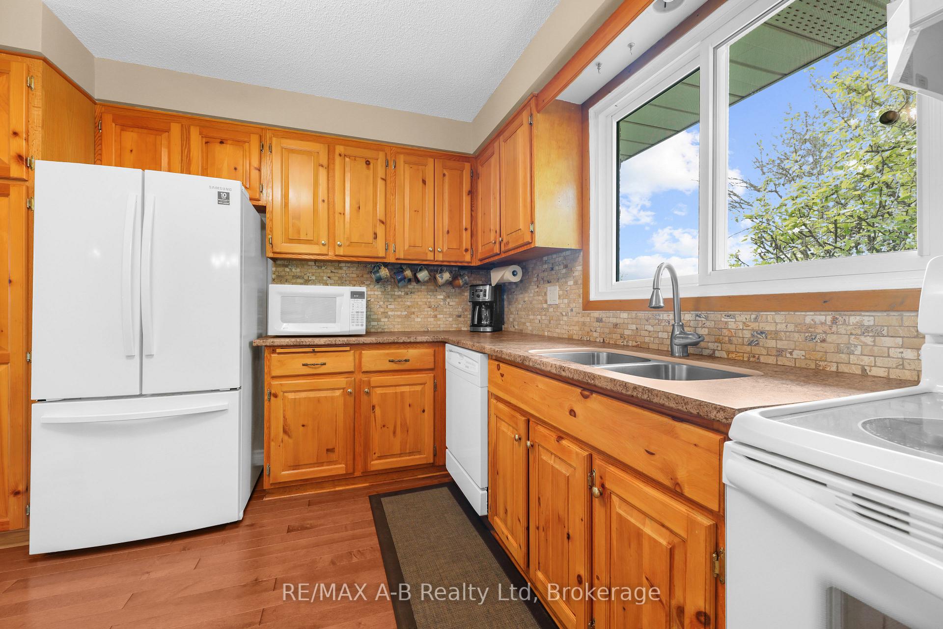 Photo 13 of 17 Mulberry Lane, Waterloo — HOMEH
