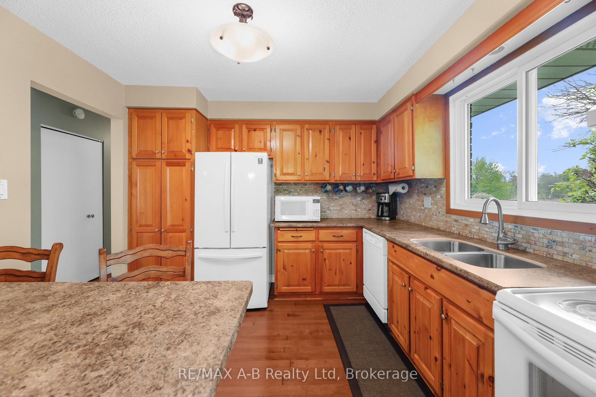 Photo 14 of 17 Mulberry Lane, Waterloo — HOMEH