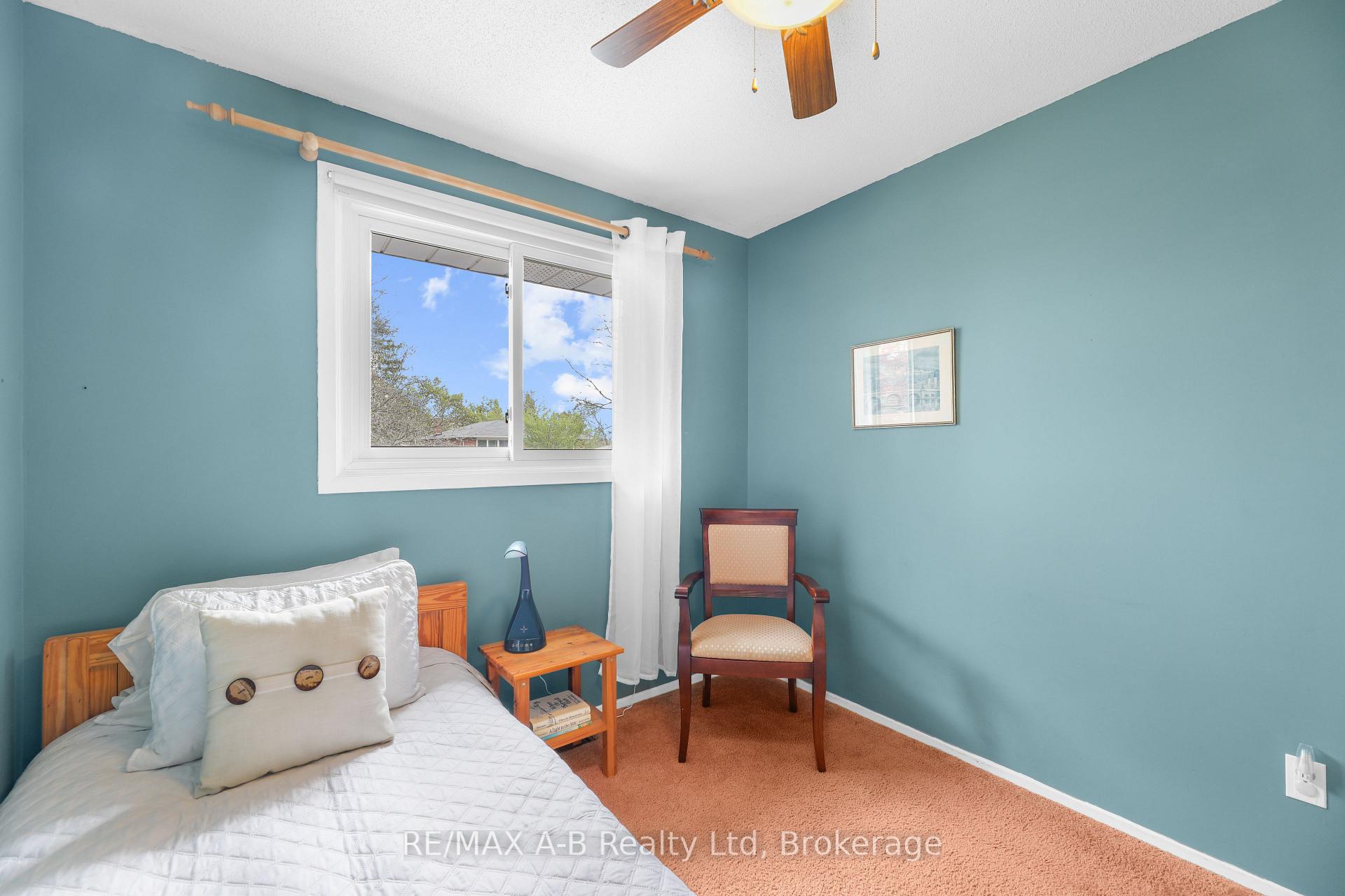 Photo 16 of 17 Mulberry Lane, Waterloo — HOMEH