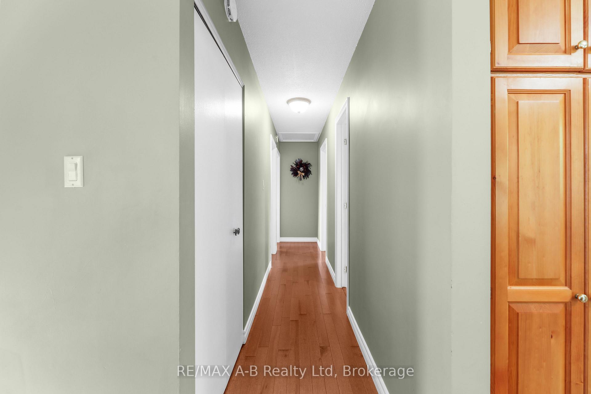 Photo 17 of 17 Mulberry Lane, Waterloo — HOMEH