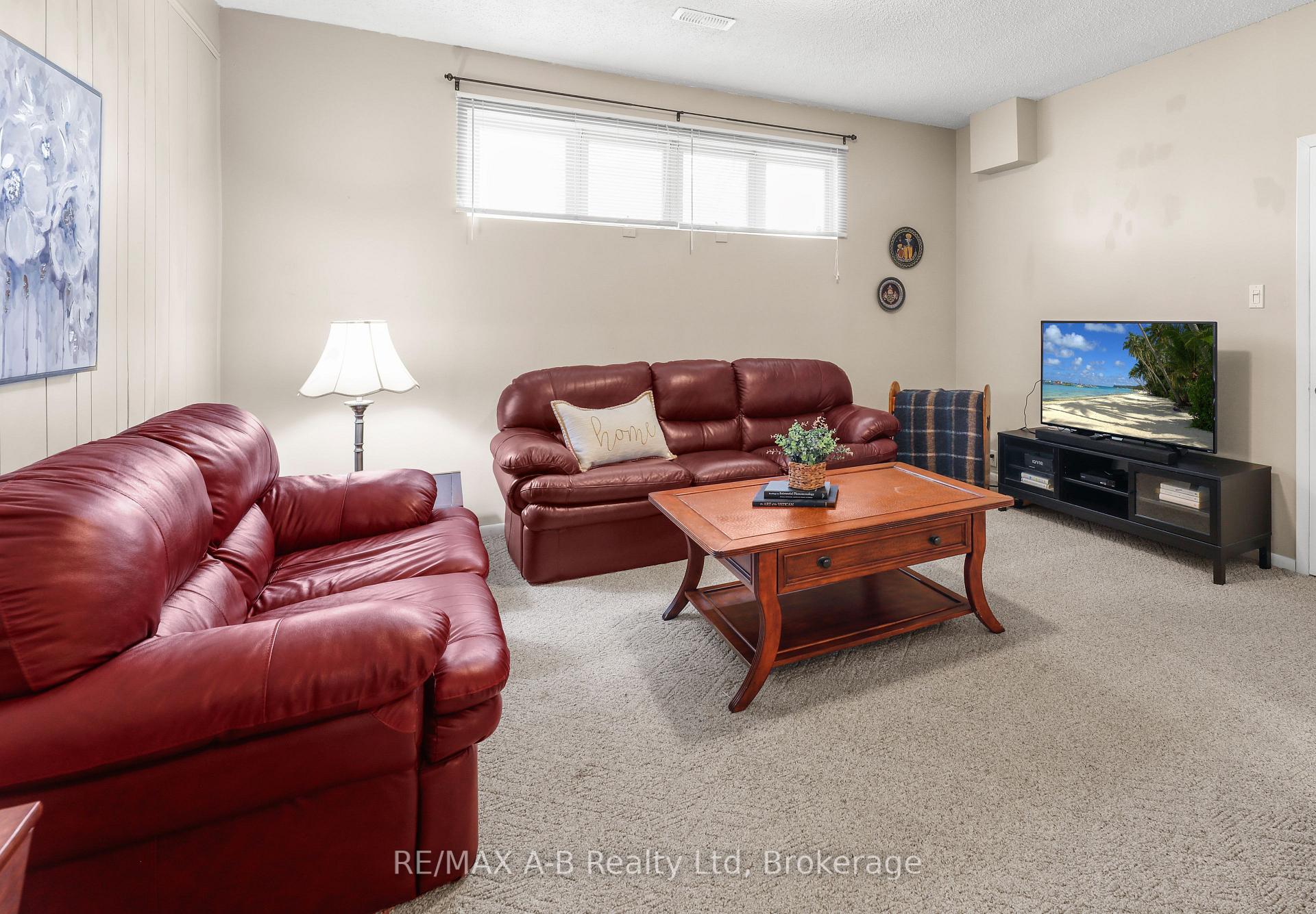 Photo 23 of 17 Mulberry Lane, Waterloo — HOMEH