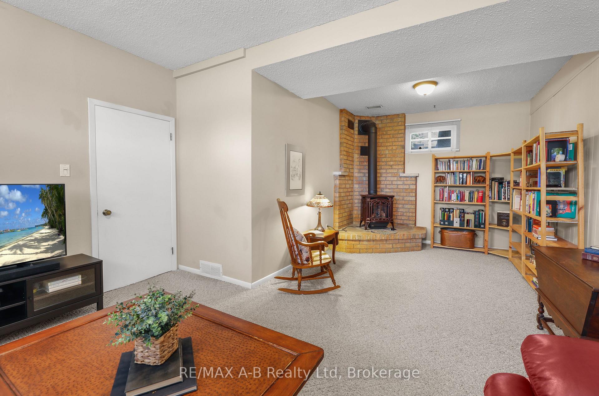 Photo 37 of 17 Mulberry Lane, Waterloo — HOMEH
