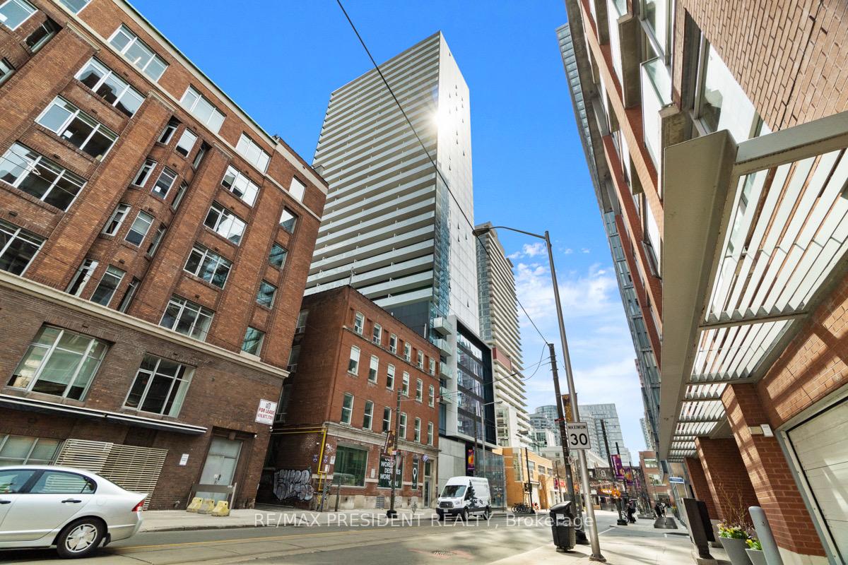 Photo 11 of Unit 1901, 11 Charlotte Street, Toronto, Waterfront Communities — HOMEH