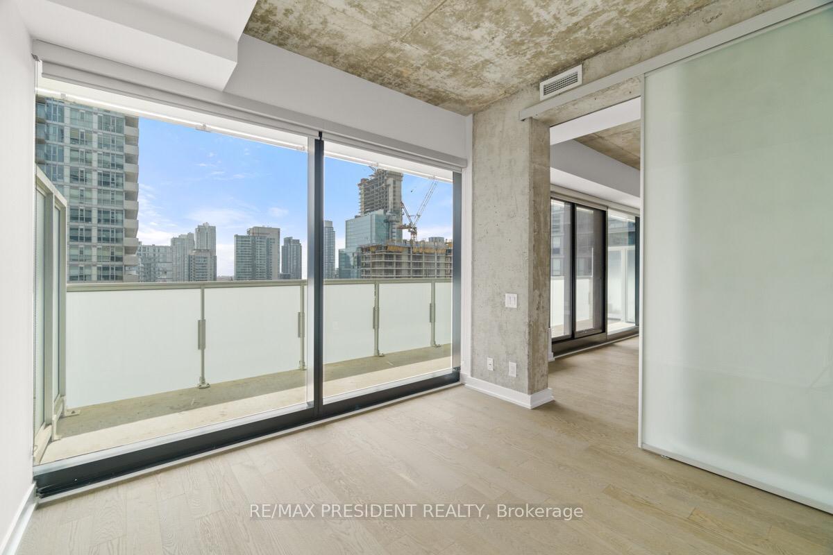 Photo 4 of Unit 1901, 11 Charlotte Street, Toronto, Waterfront Communities — HOMEH