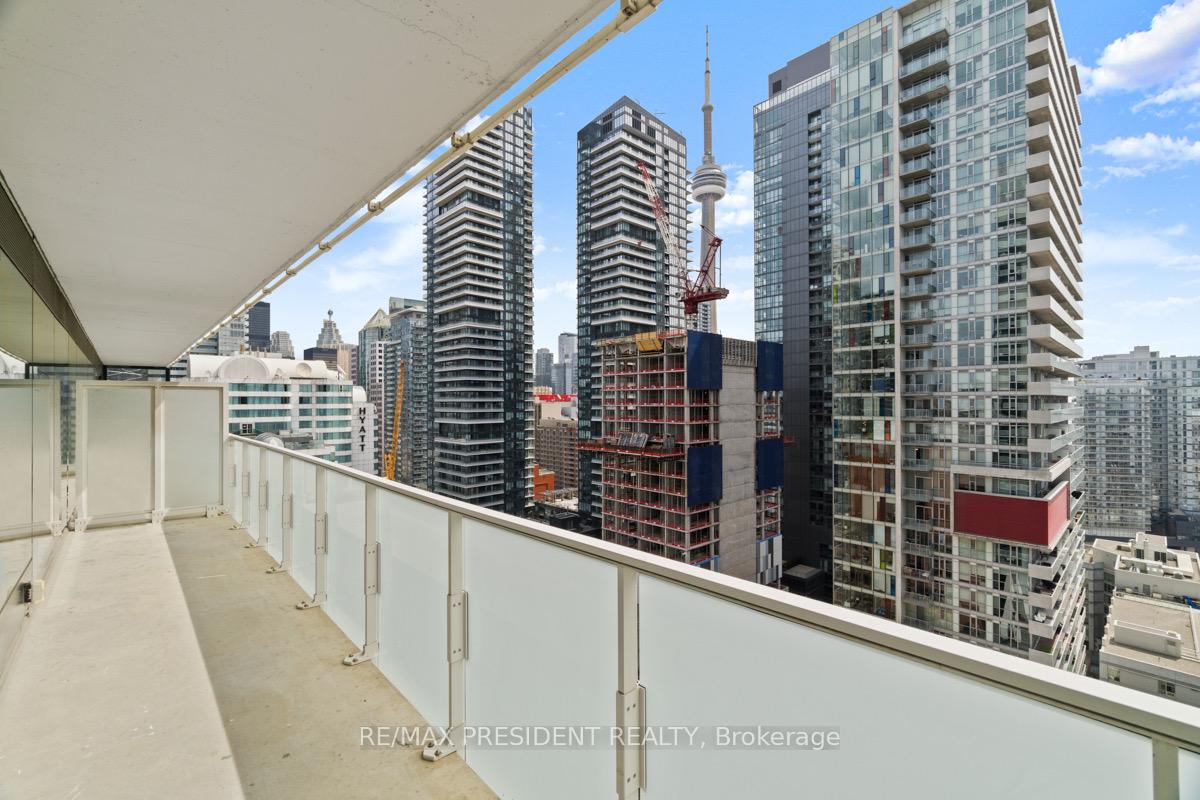 Photo 5 of Unit 1901, 11 Charlotte Street, Toronto, Waterfront Communities — HOMEH