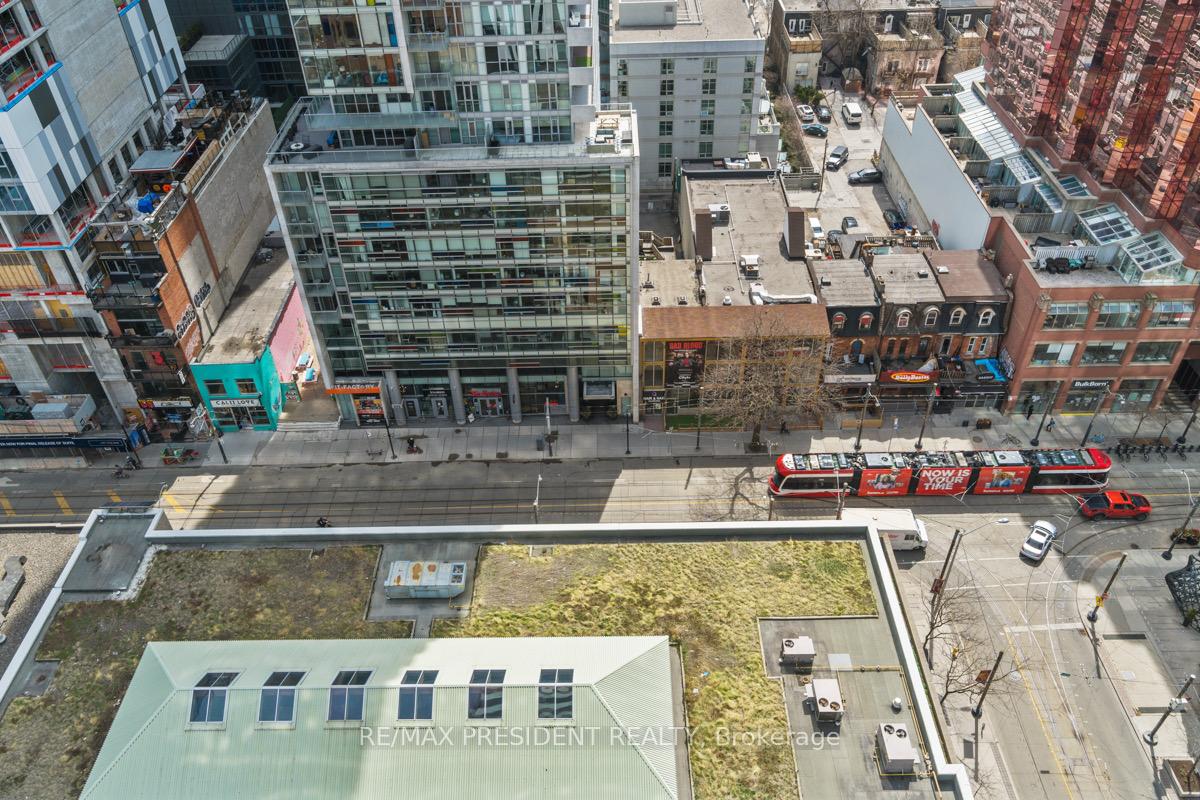 Photo 9 of Unit 1901, 11 Charlotte Street, Toronto, Waterfront Communities — HOMEH