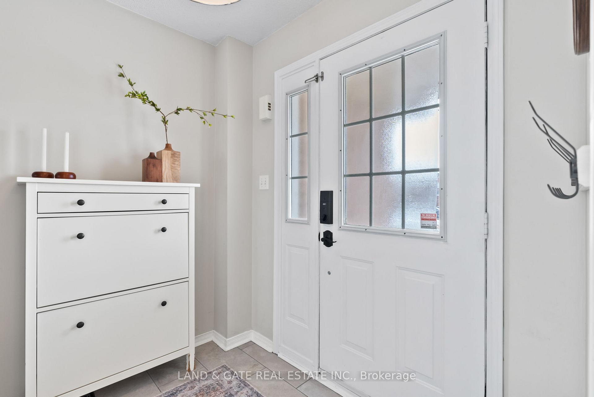 Photo 2 of 211 High Street, Clarington, Bowmanville — HOMEH