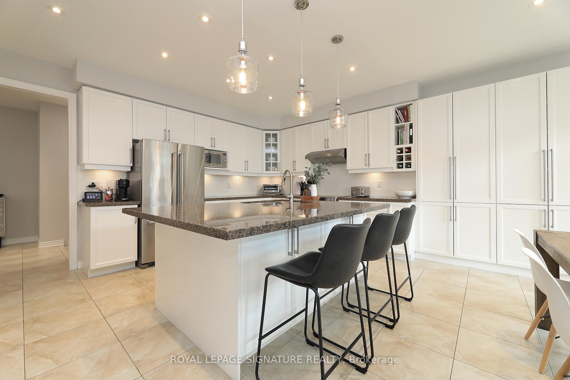 Photo 33 of 17 Southvale Drive, Vaughan, Patterson — HOMEH