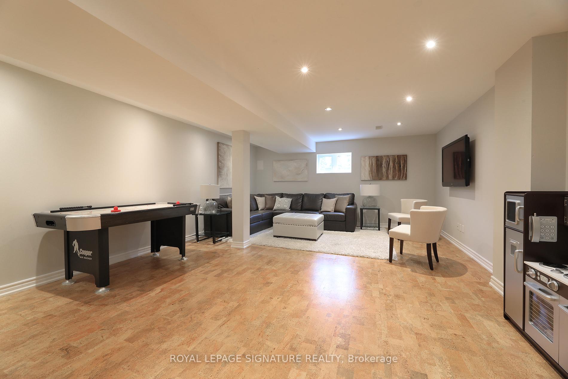 Photo 22 of 17 Southvale Drive, Vaughan, Patterson — HOMEH