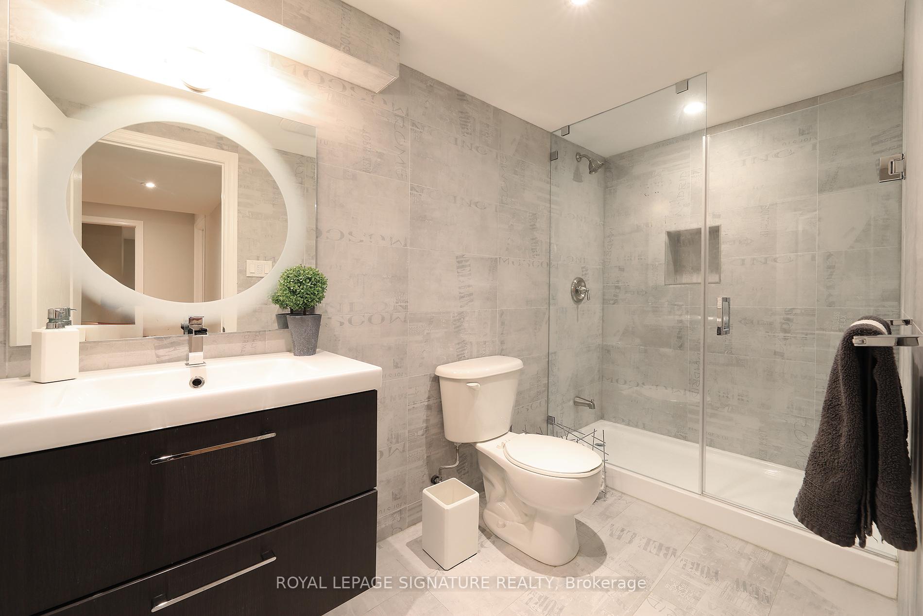 Photo 26 of 17 Southvale Drive, Vaughan, Patterson — HOMEH