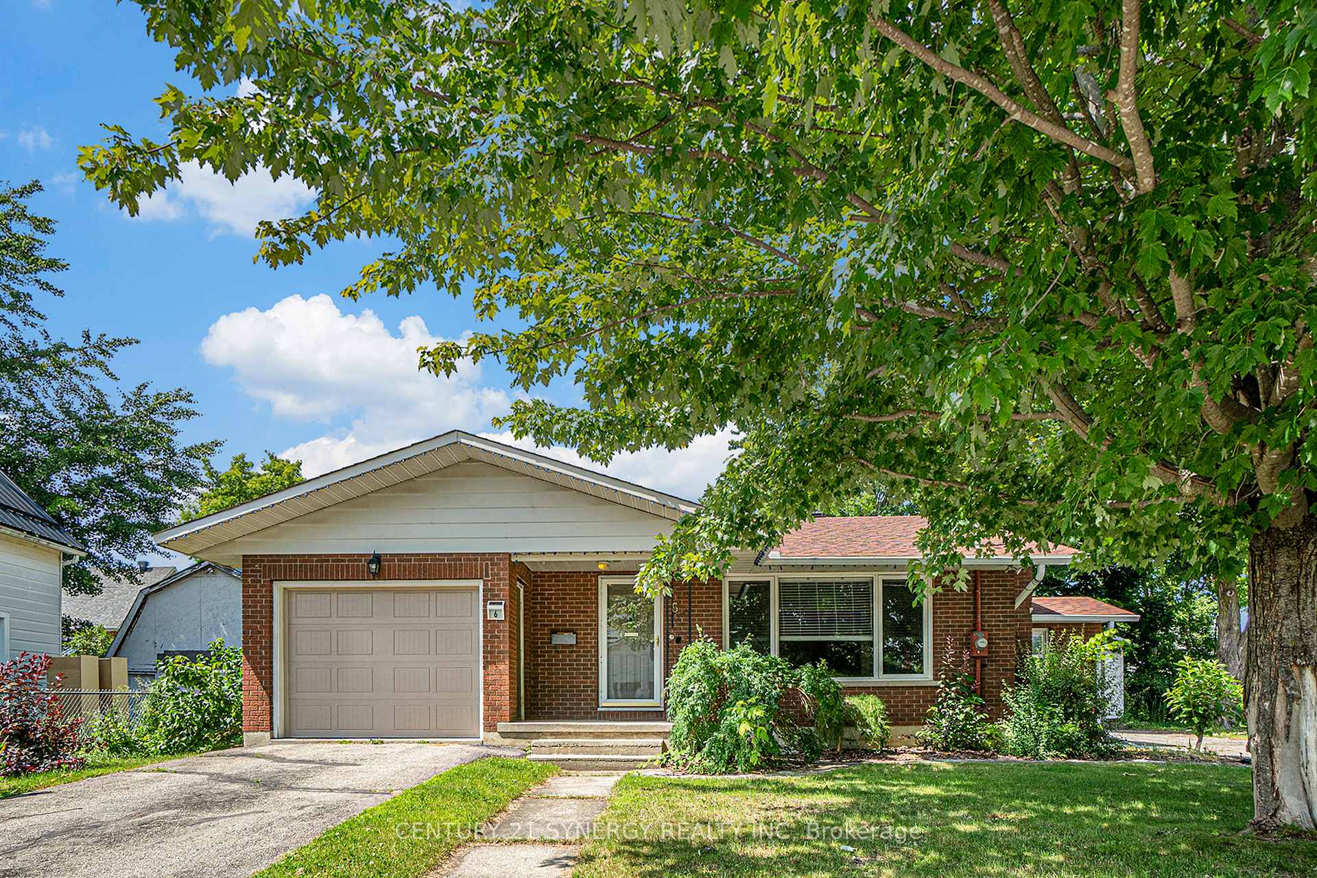 Photo 1 of 6 Strathcona Street, Smiths Falls — HOMEH