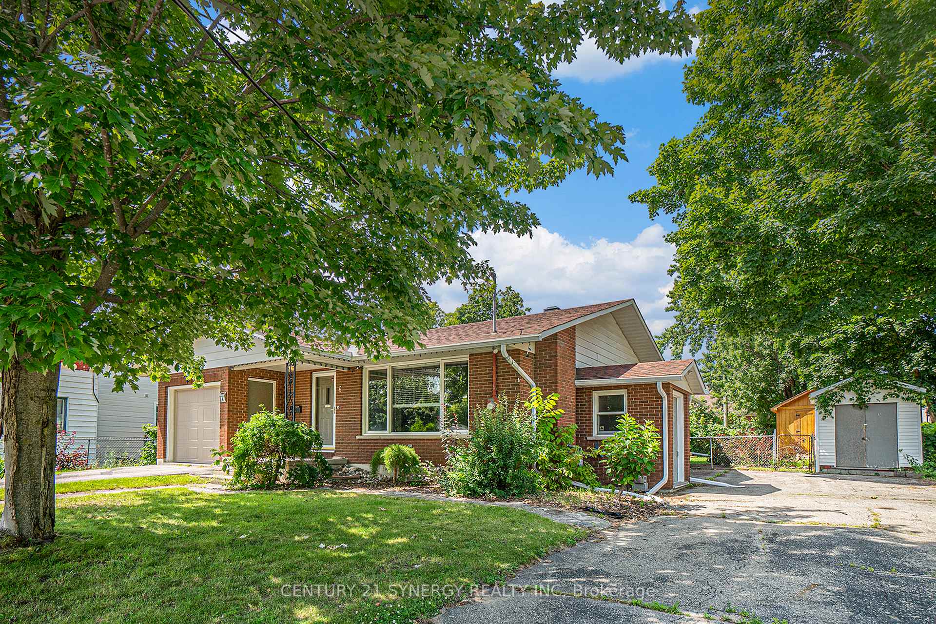Photo 5 of 6 Strathcona Street, Smiths Falls — HOMEH