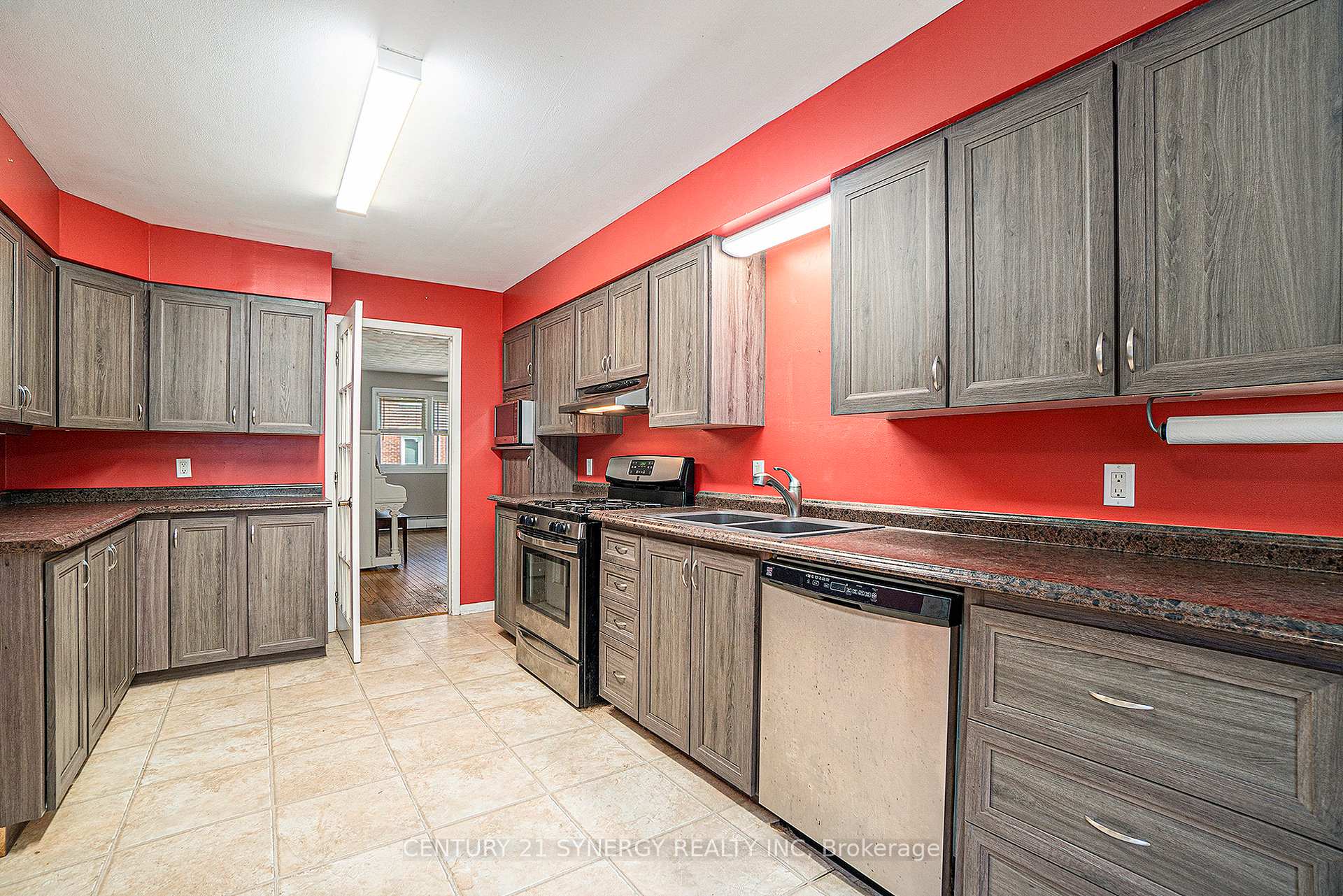 Photo 4 of 6 Strathcona Street, Smiths Falls — HOMEH