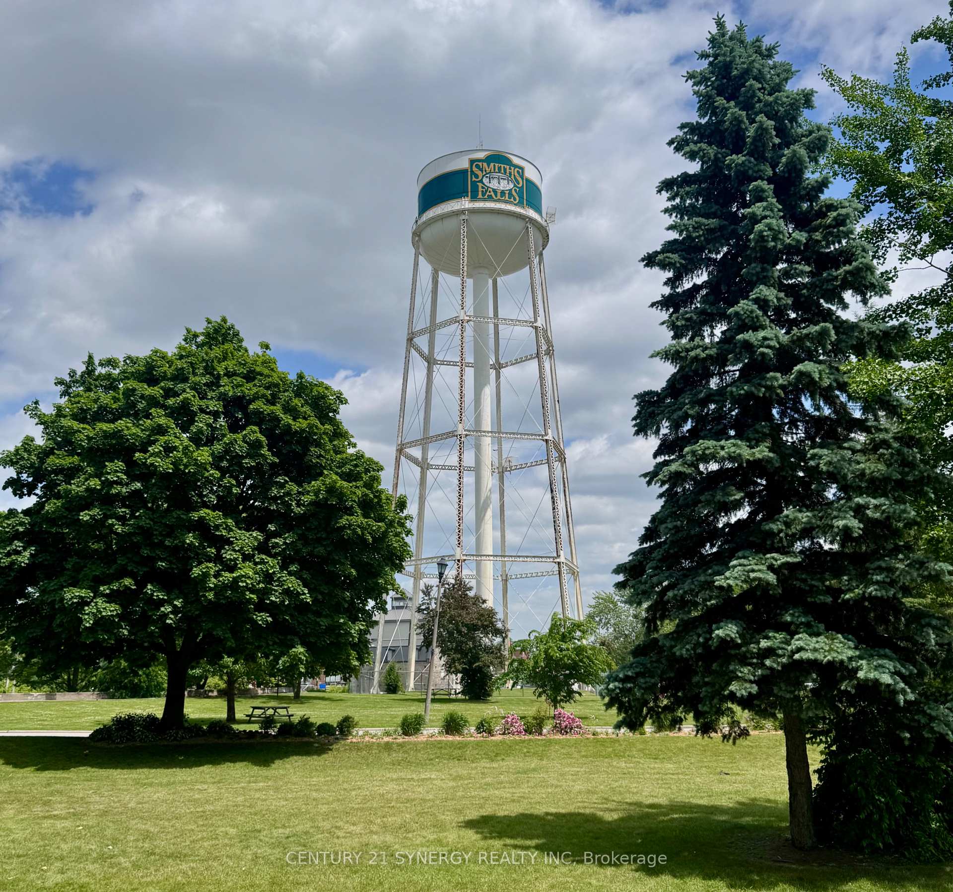 Photo 25 of 6 Strathcona Street, Smiths Falls — HOMEH