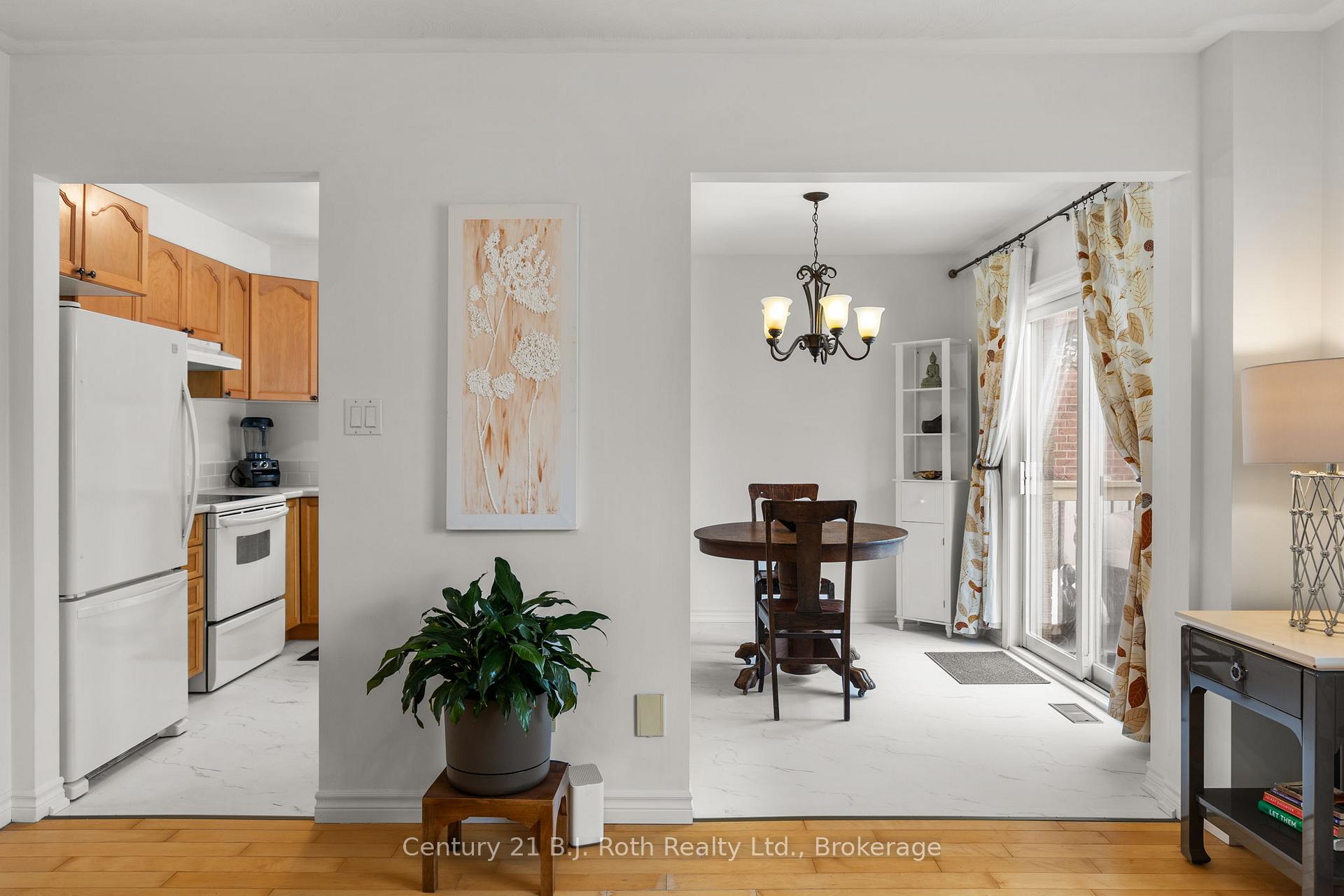 Photo 9 of 6 Golden Eagle Way, Barrie, Little Lake — HOMEH