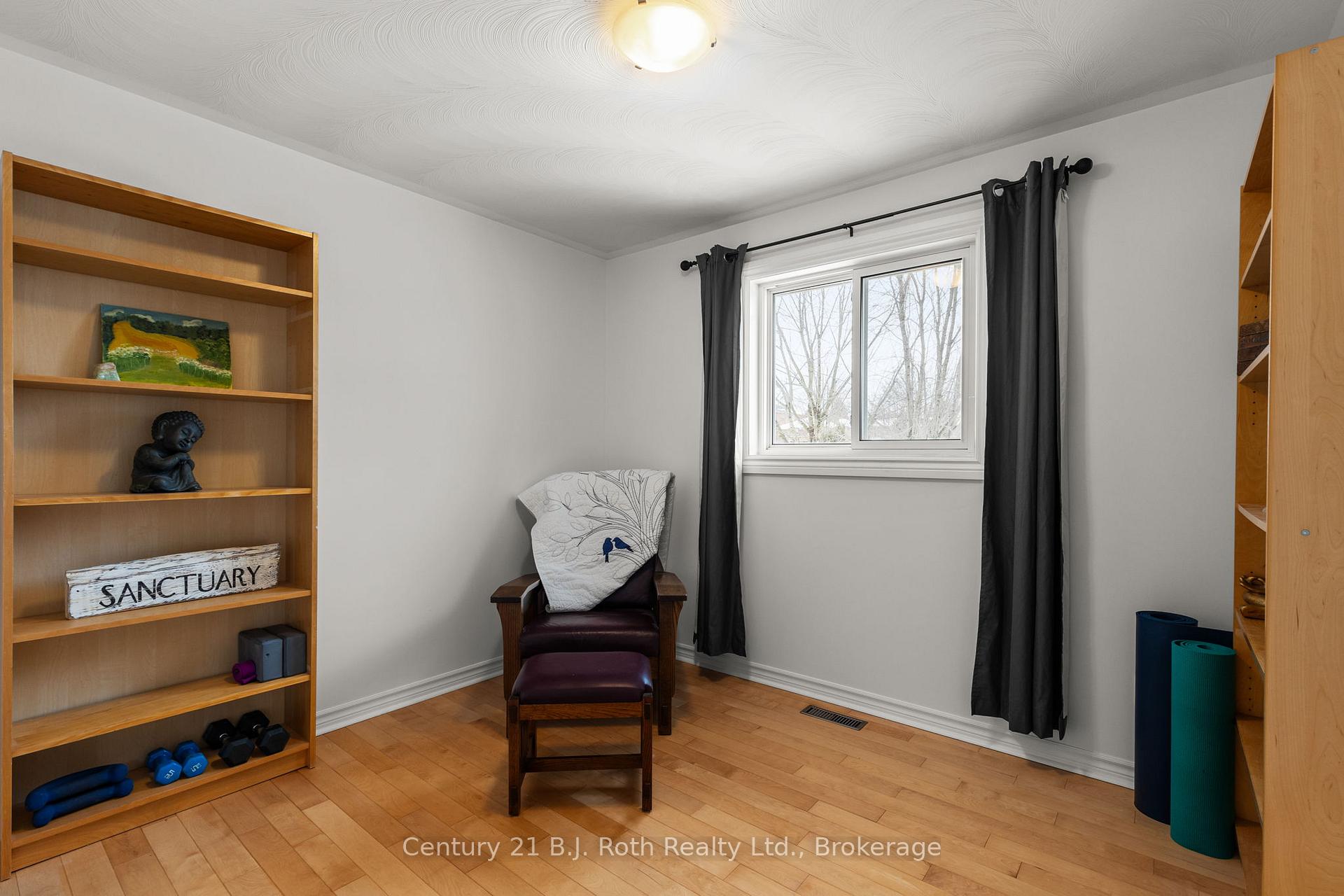 Photo 19 of 6 Golden Eagle Way, Barrie, Little Lake — HOMEH