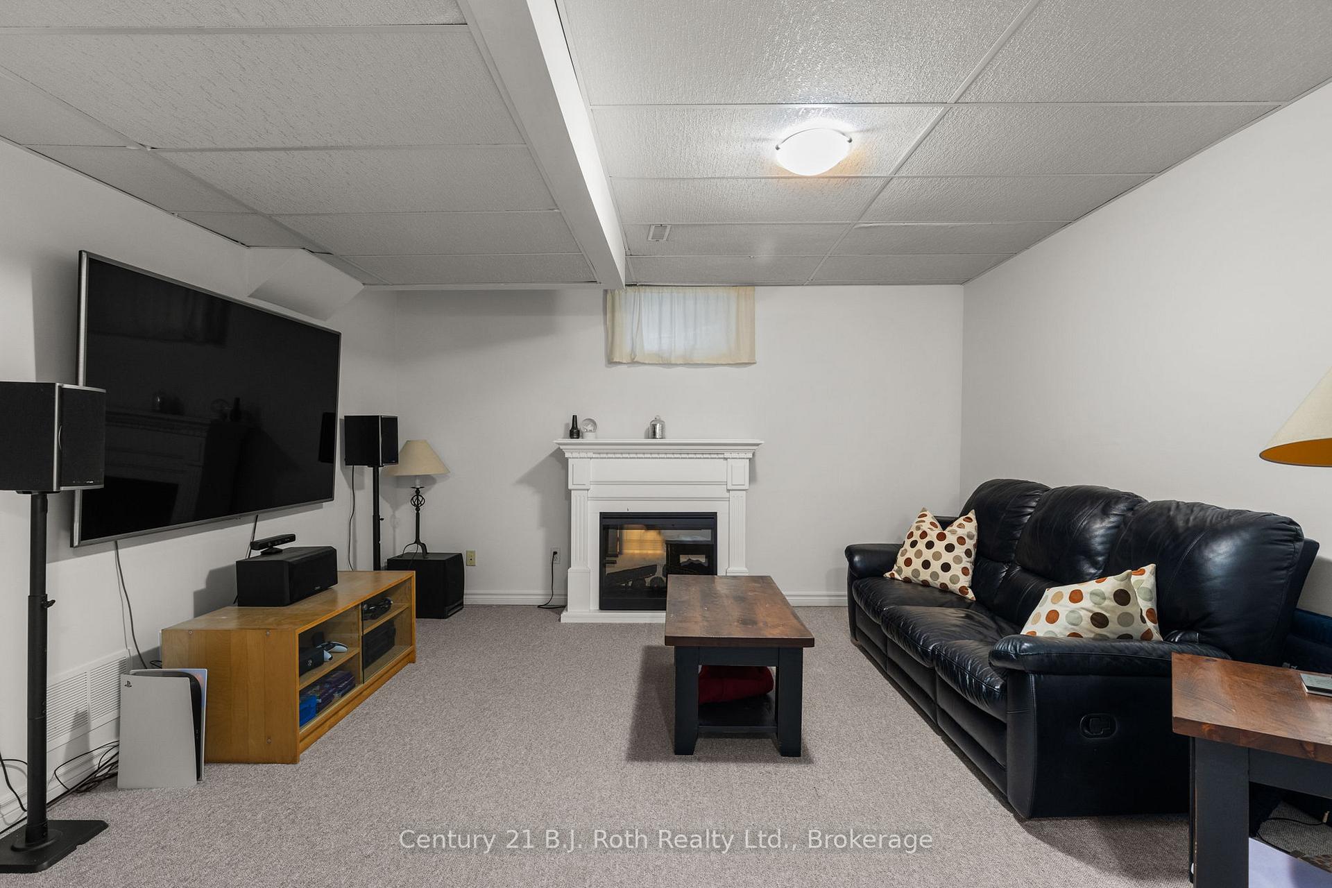 Photo 24 of 6 Golden Eagle Way, Barrie, Little Lake — HOMEH