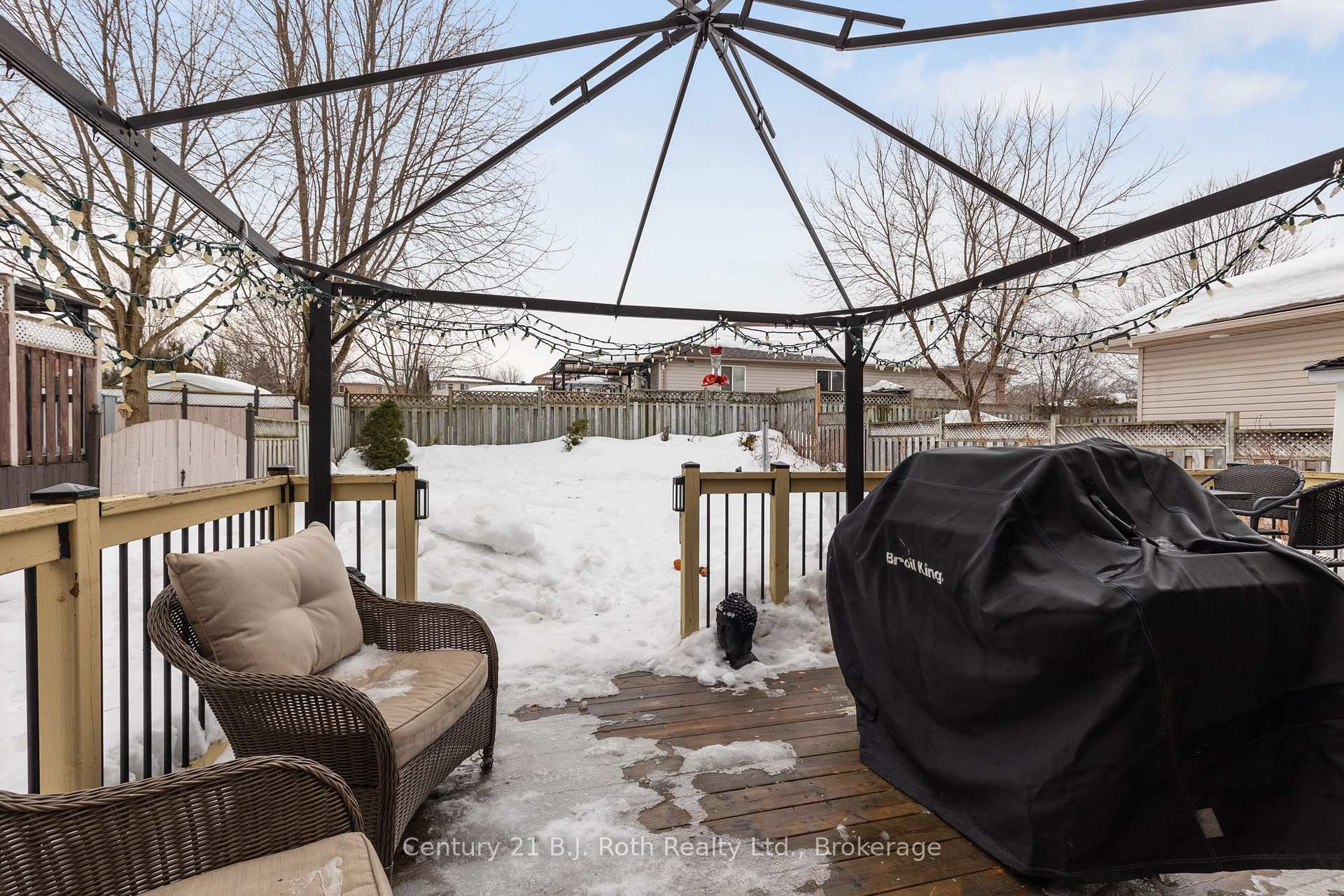 Photo 25 of 6 Golden Eagle Way, Barrie, Little Lake — HOMEH