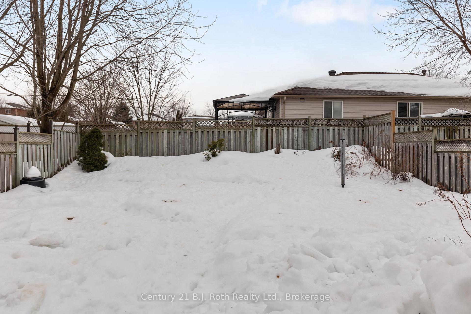 Photo 29 of 6 Golden Eagle Way, Barrie, Little Lake — HOMEH