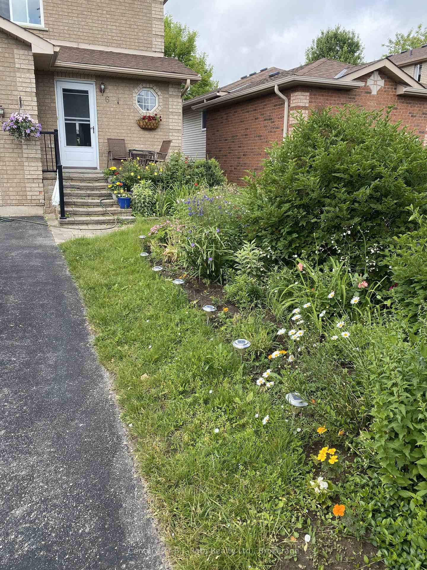 Photo 35 of 6 Golden Eagle Way, Barrie, Little Lake — HOMEH