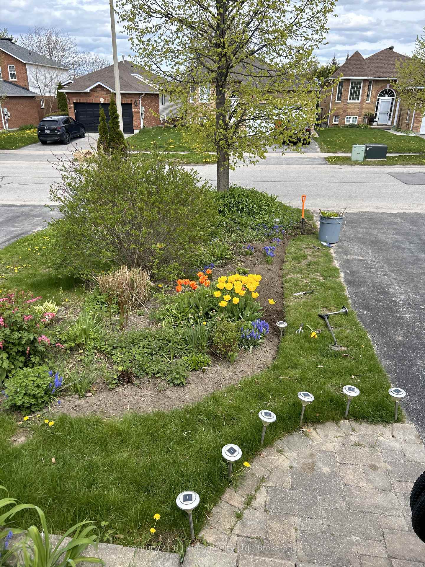 Photo 34 of 6 Golden Eagle Way, Barrie, Little Lake — HOMEH