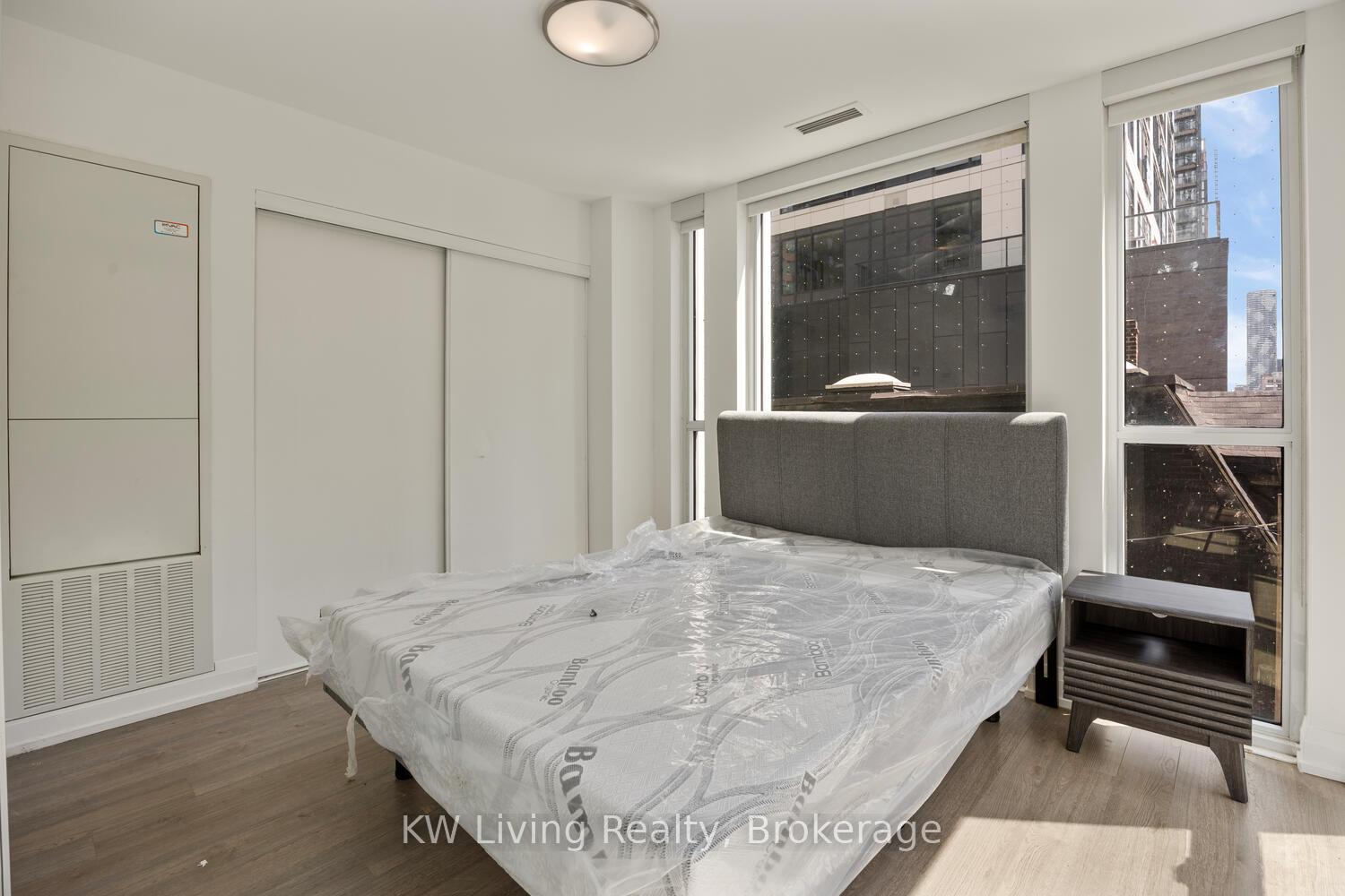 Photo 13 of Unit 309, 77 Mutual Street, Toronto, Church-Yonge Corridor — HOMEH