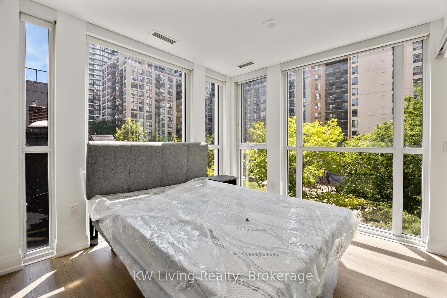 Photo 16 of Unit 309, 77 Mutual Street, Toronto, Church-Yonge Corridor — HOMEH