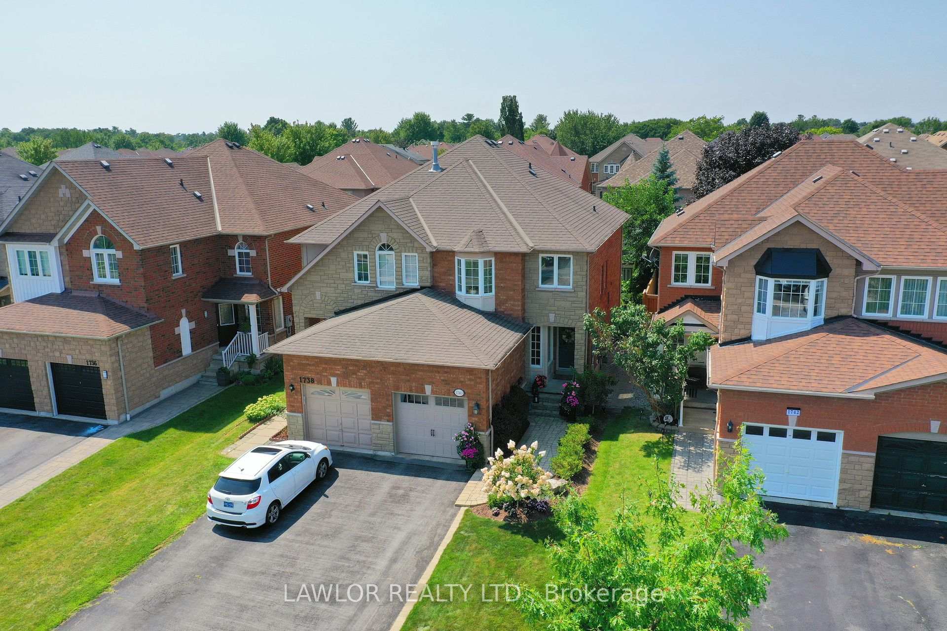 Photo 5 of 1740 Silver Maple Drive, Pickering, Amberlea — HOMEH