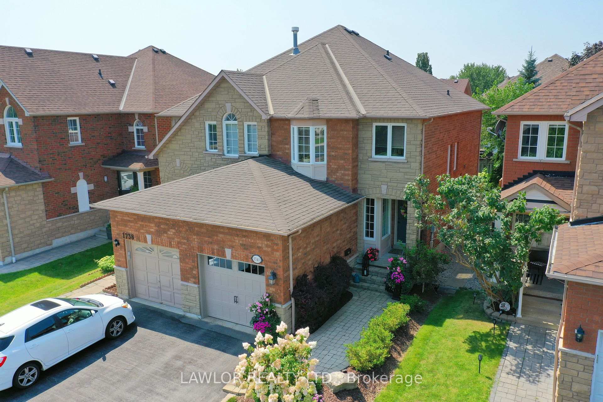 Photo 4 of 1740 Silver Maple Drive, Pickering, Amberlea — HOMEH