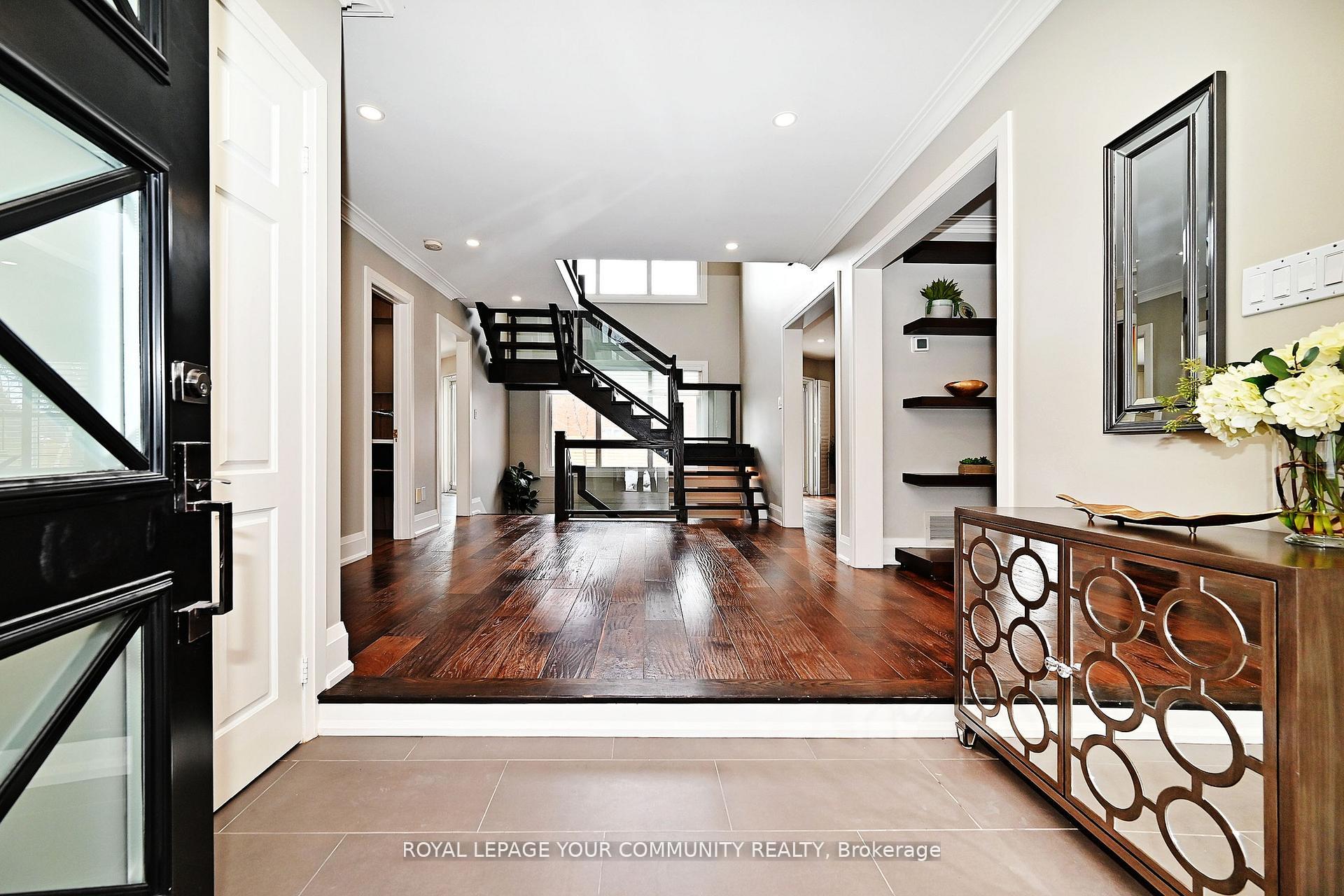 Photo 2 of 40 Frankie Lane, Vaughan, East Woodbridge — HOMEH